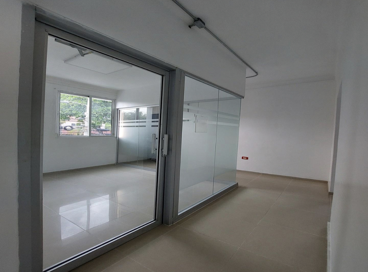oficinas y locales comerciales - Propiedad  esquinera en Gazcue  6