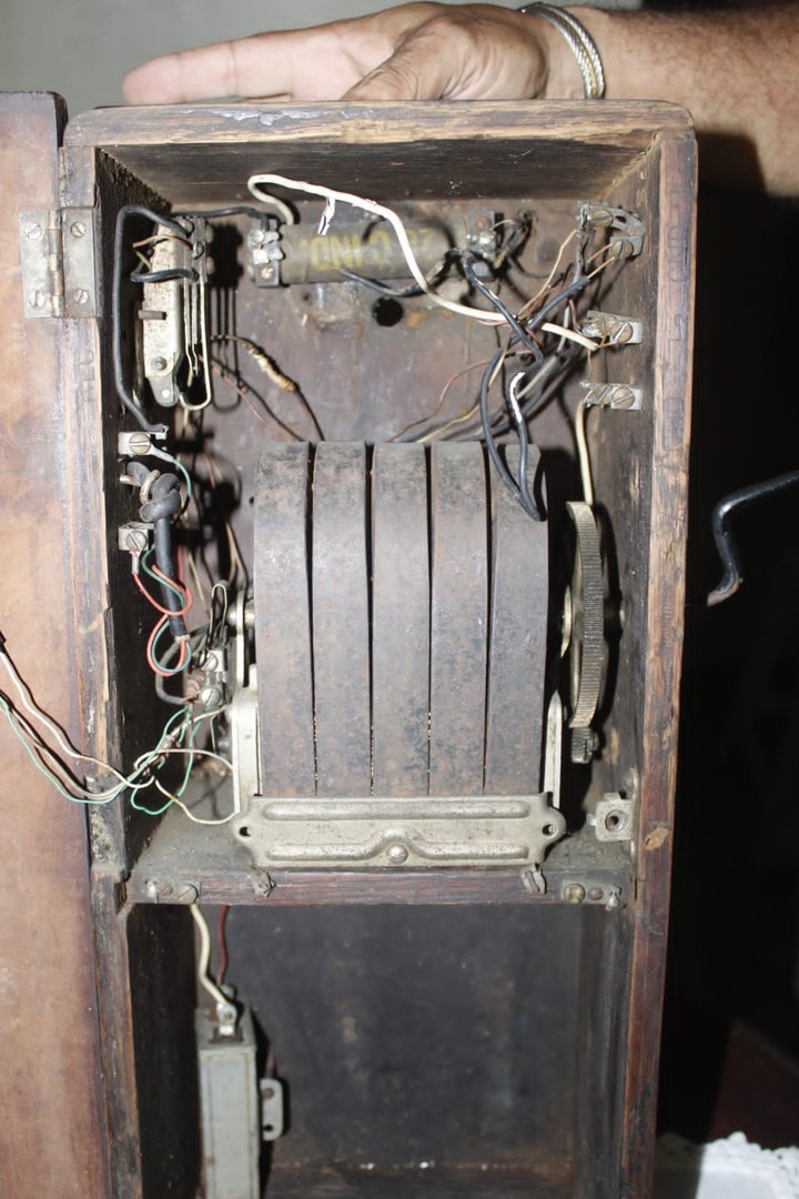 arte y antigüedades - Telefono 2