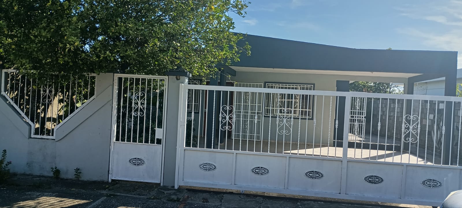 casas - Se alquila amplia casa  en Residencial Hispanio 5