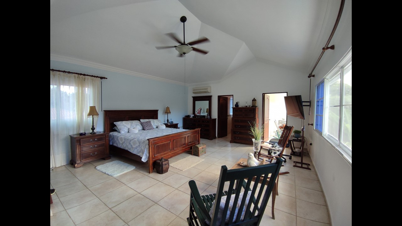 casas vacacionales y villas - Vendo Villa  Amueblada y Equipada en Metro, Con vista al Campo de Golf 8