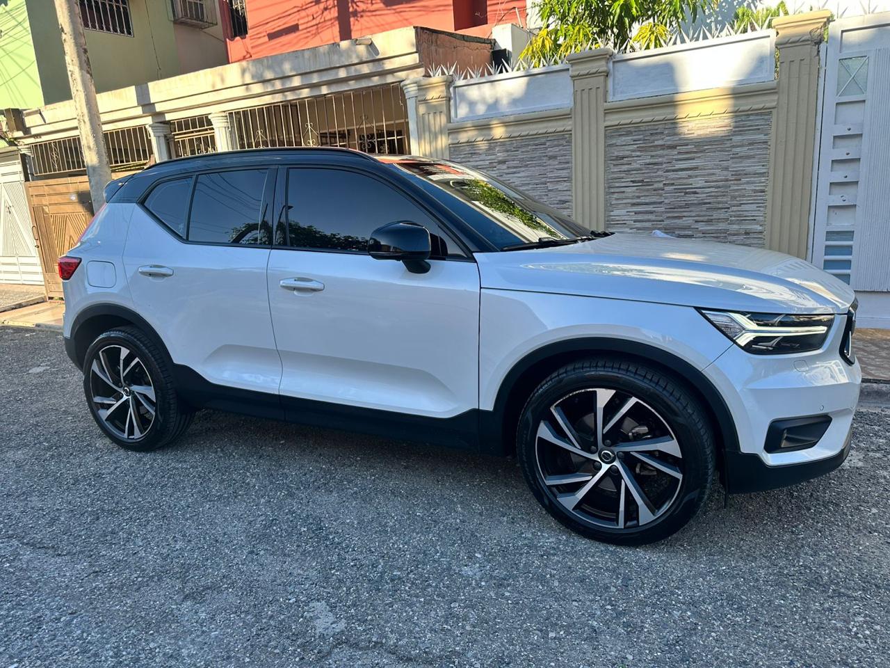 jeepetas y camionetas - VOLVO XC 40 R DESIGN T5 2020 0