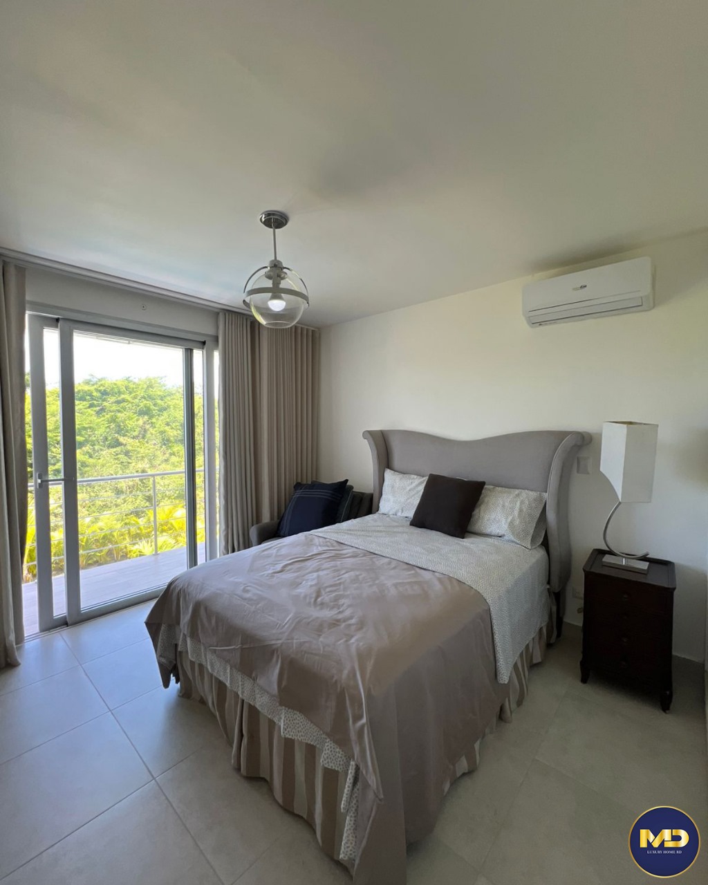 casas vacacionales y villas - Se Vende villa Amueblada, con terraza y piscina con Jacuzzi ubicada en La Romana 6