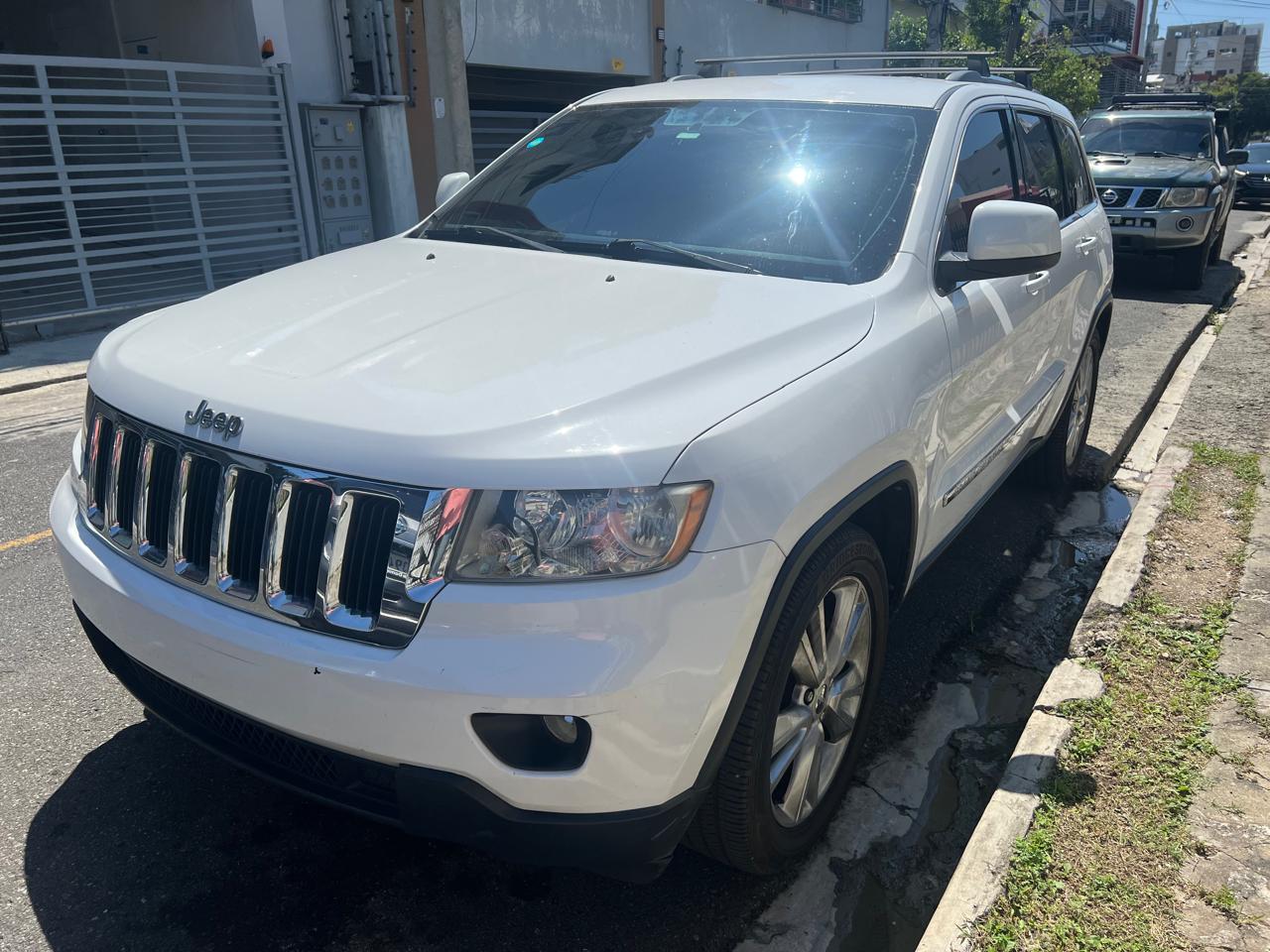 jeepetas y camionetas - Jeep Cherokee 2013 4x4 full lether 1