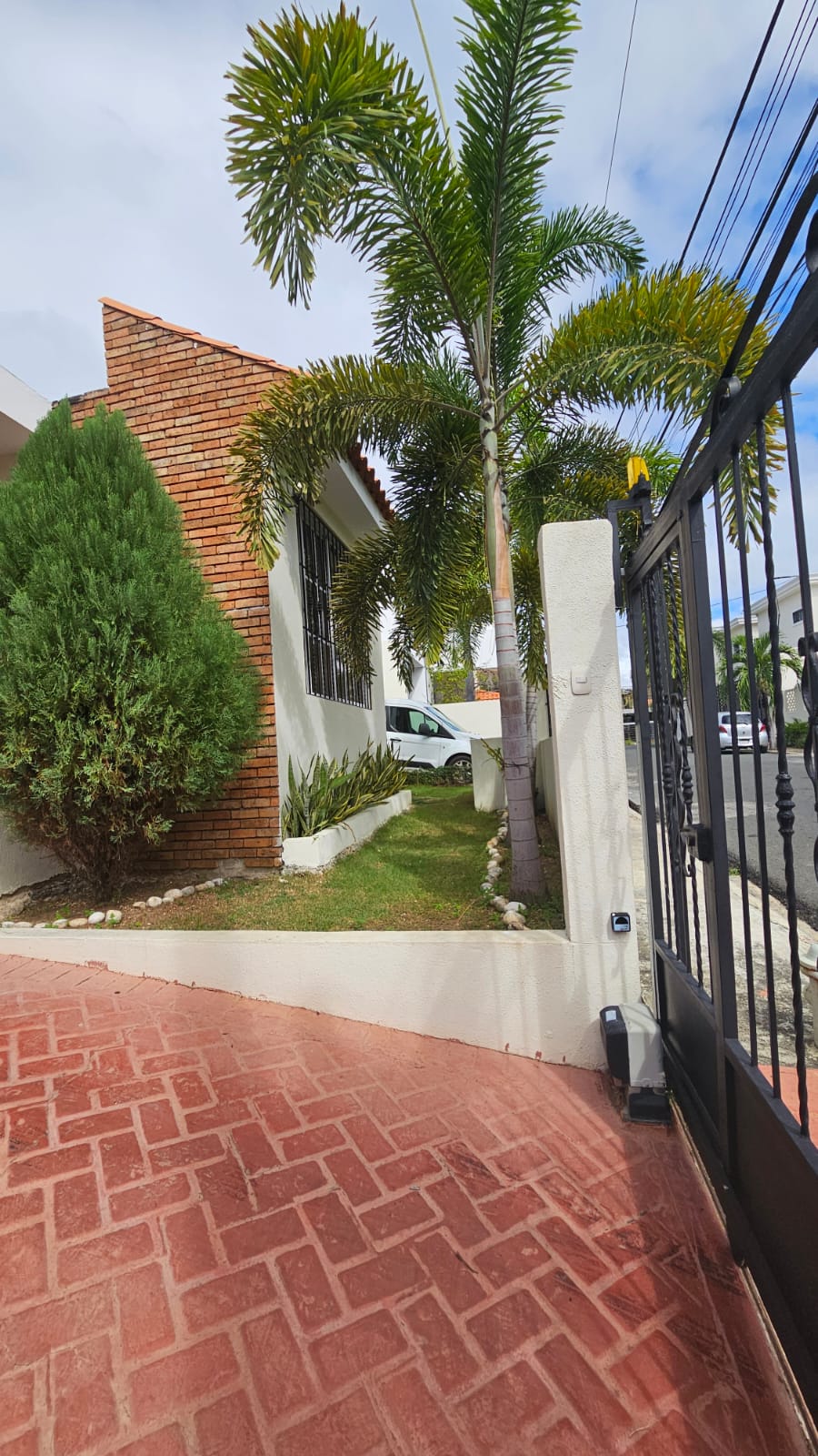 casas - VENDO CASA EN LA AV. INDEPENDENCIA  1
