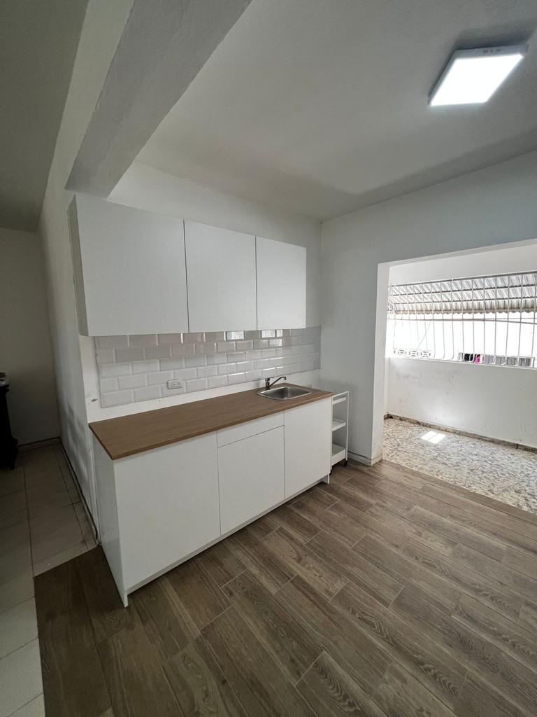 apartamentos - Rento apartamento sin amueblar en Naco edificio tradicional  6