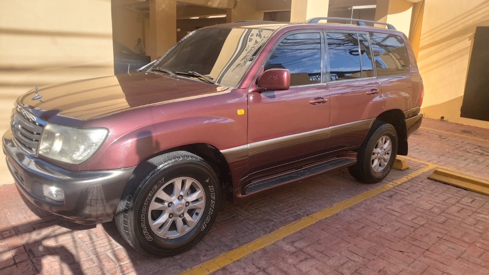 jeepetas y camionetas - Vendo Land Cruiser 2003, ligeramente negociable.  1
