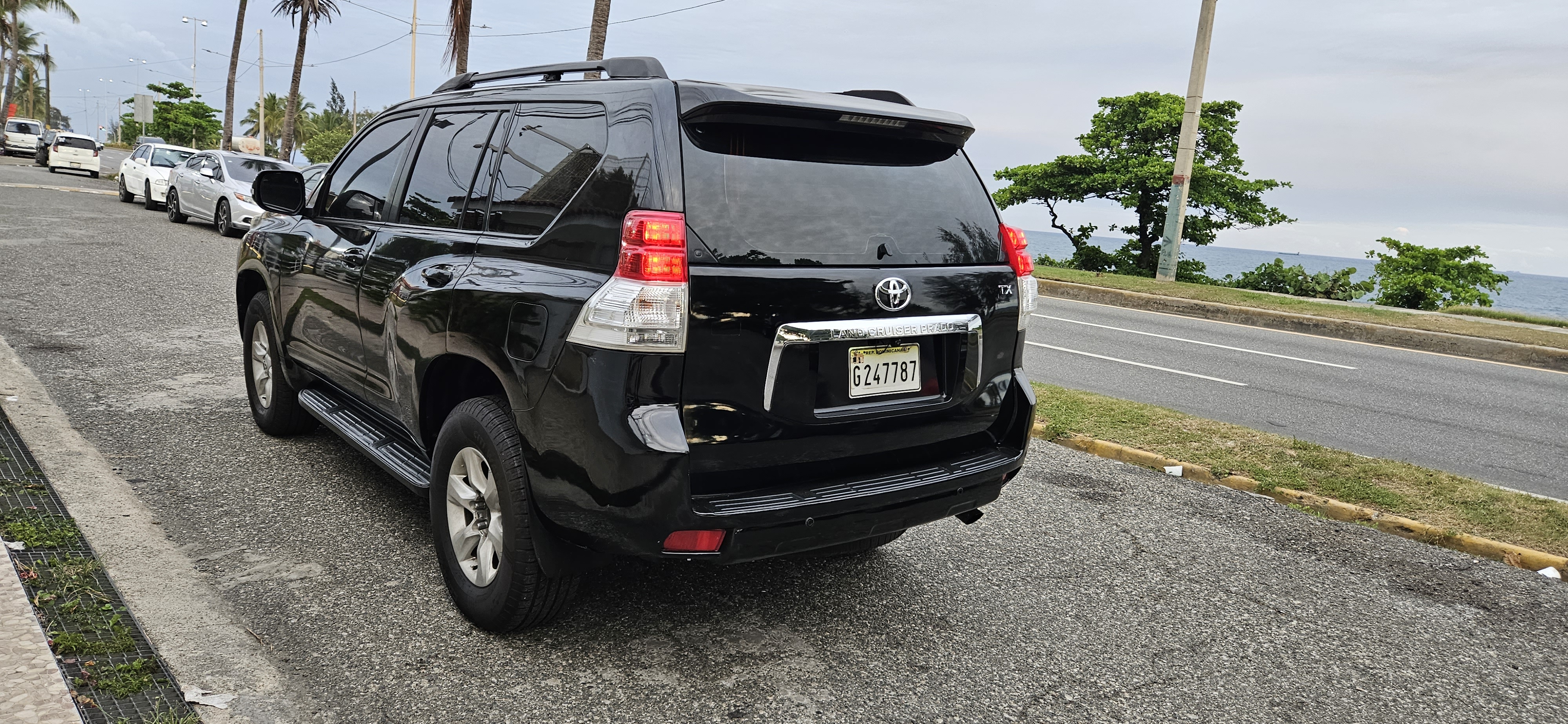 jeepetas y camionetas - Toyota land cruiser prado diésel  2