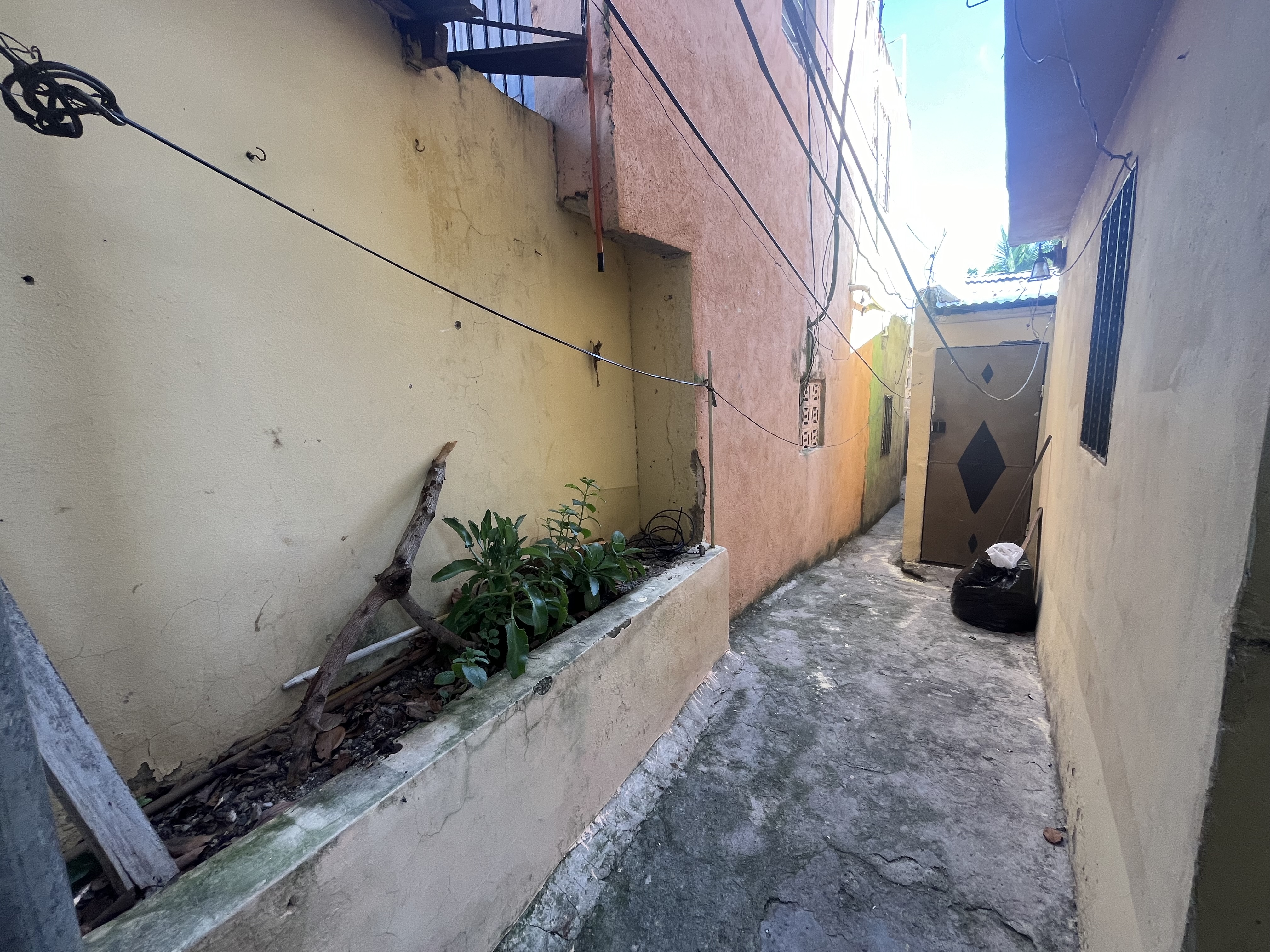 casas - SE VENDE CASA EN LOS MAMEYES- SD ESTE 8