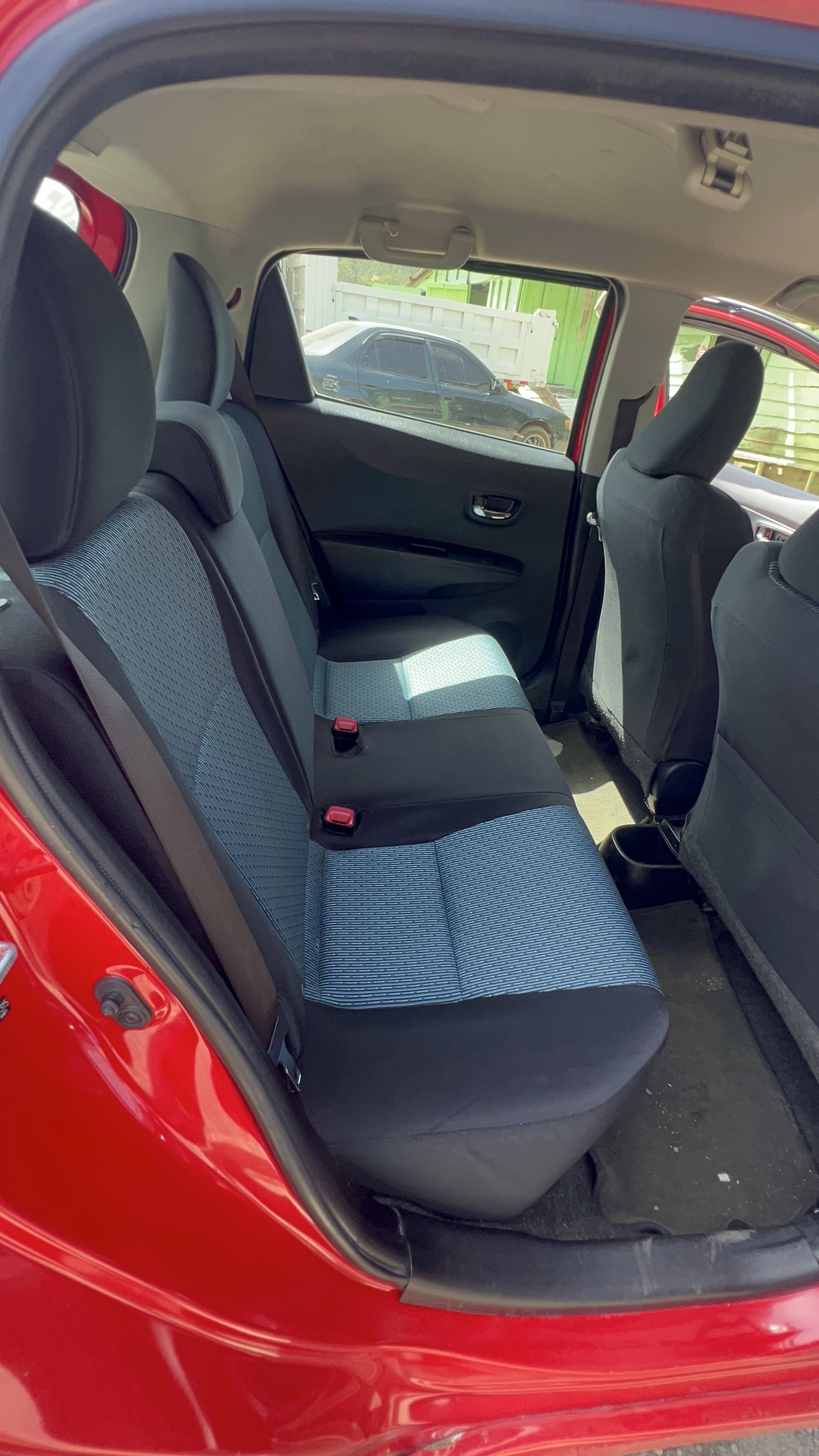 carros - Toyota Yaris SE 2013 4