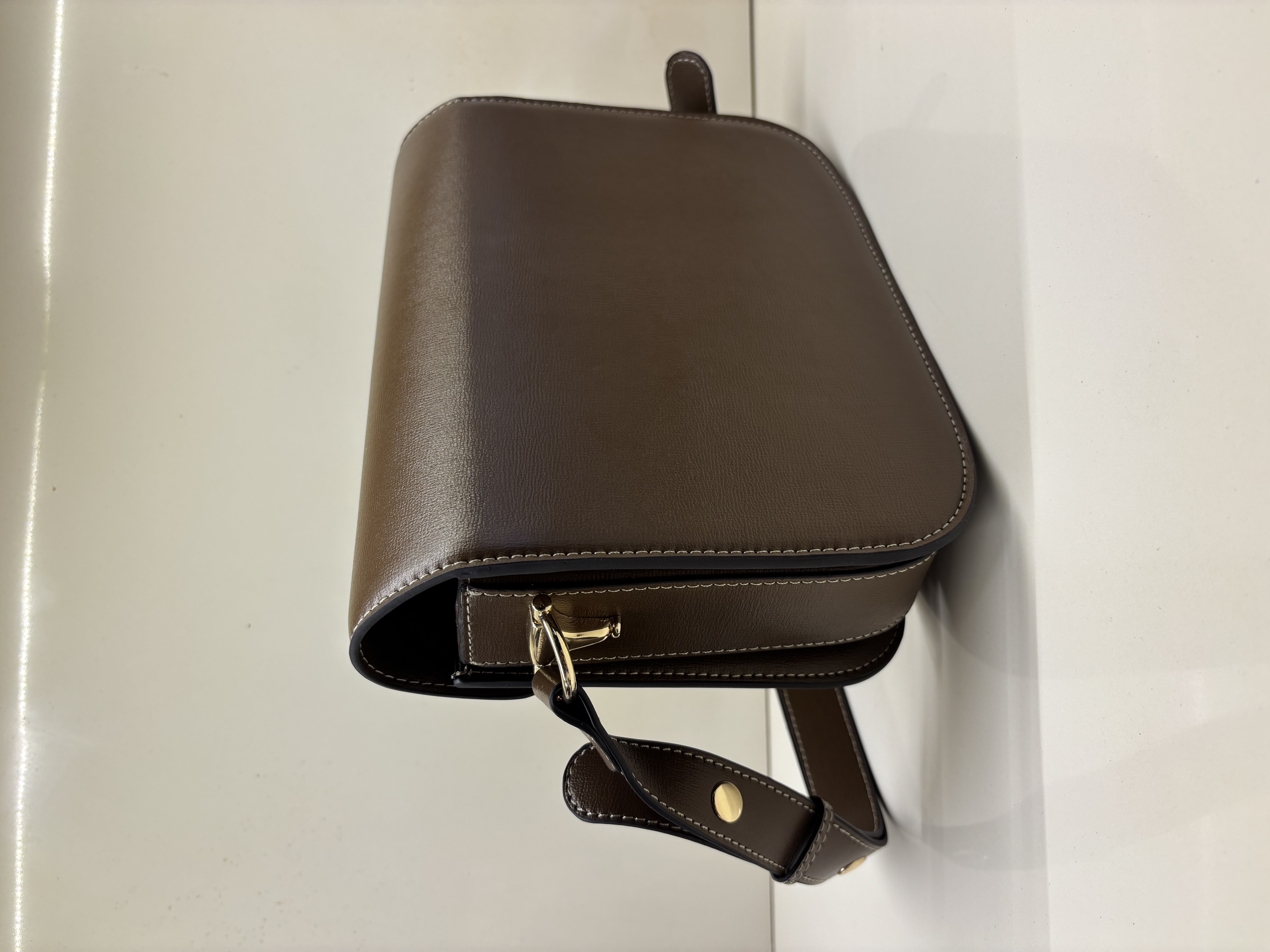 carteras y maletas - Cartera de hombro Marrón con detalles dorados  3