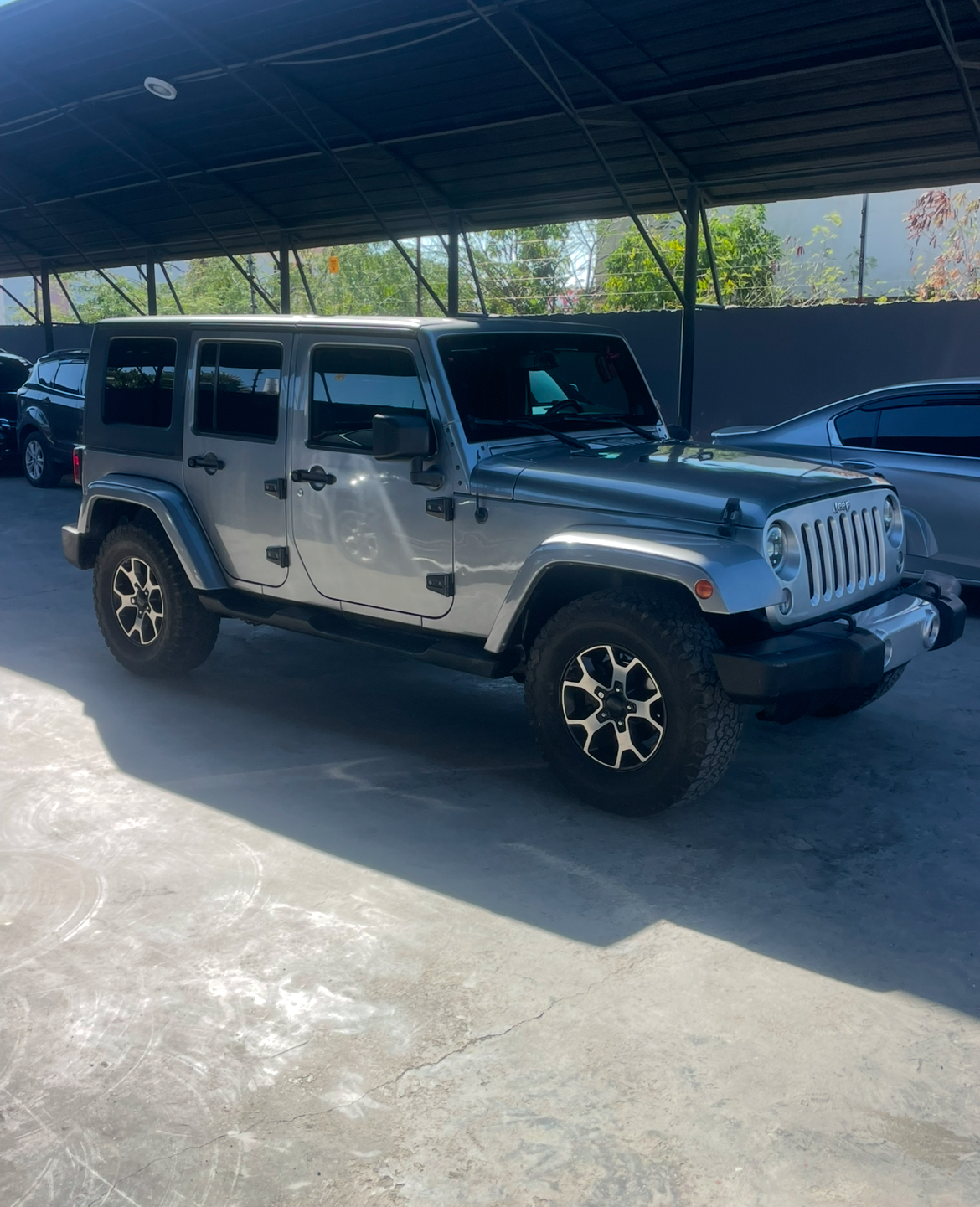 jeepetas y camionetas - Jeep wrangler Sahara 2014 3