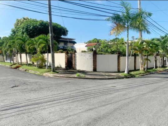 casas - Casa en los prados comercial 4