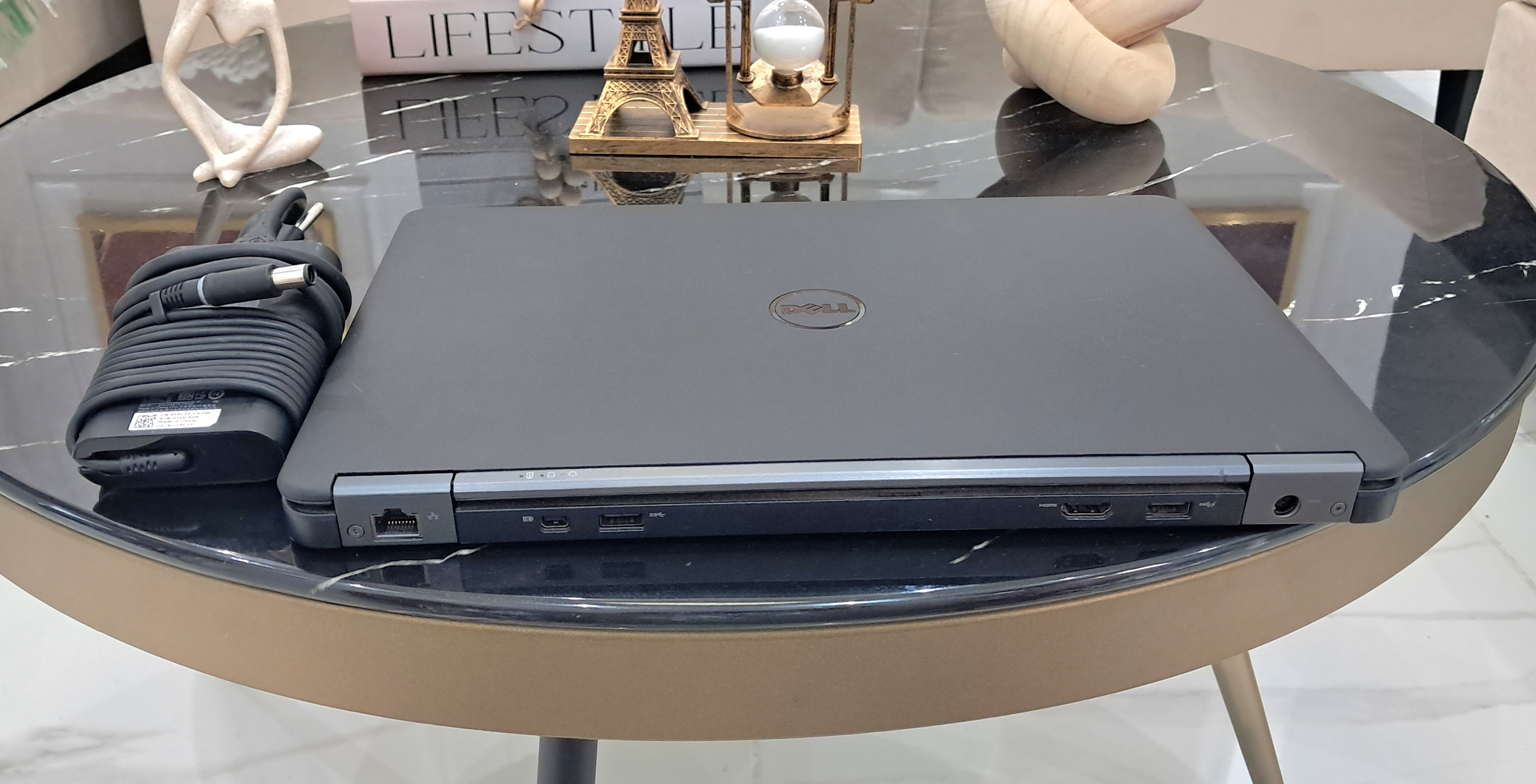 computadoras y laptops - Laptop Dell Slim i7 2.6 Ghz 16GB 256GB SSD E7450 4