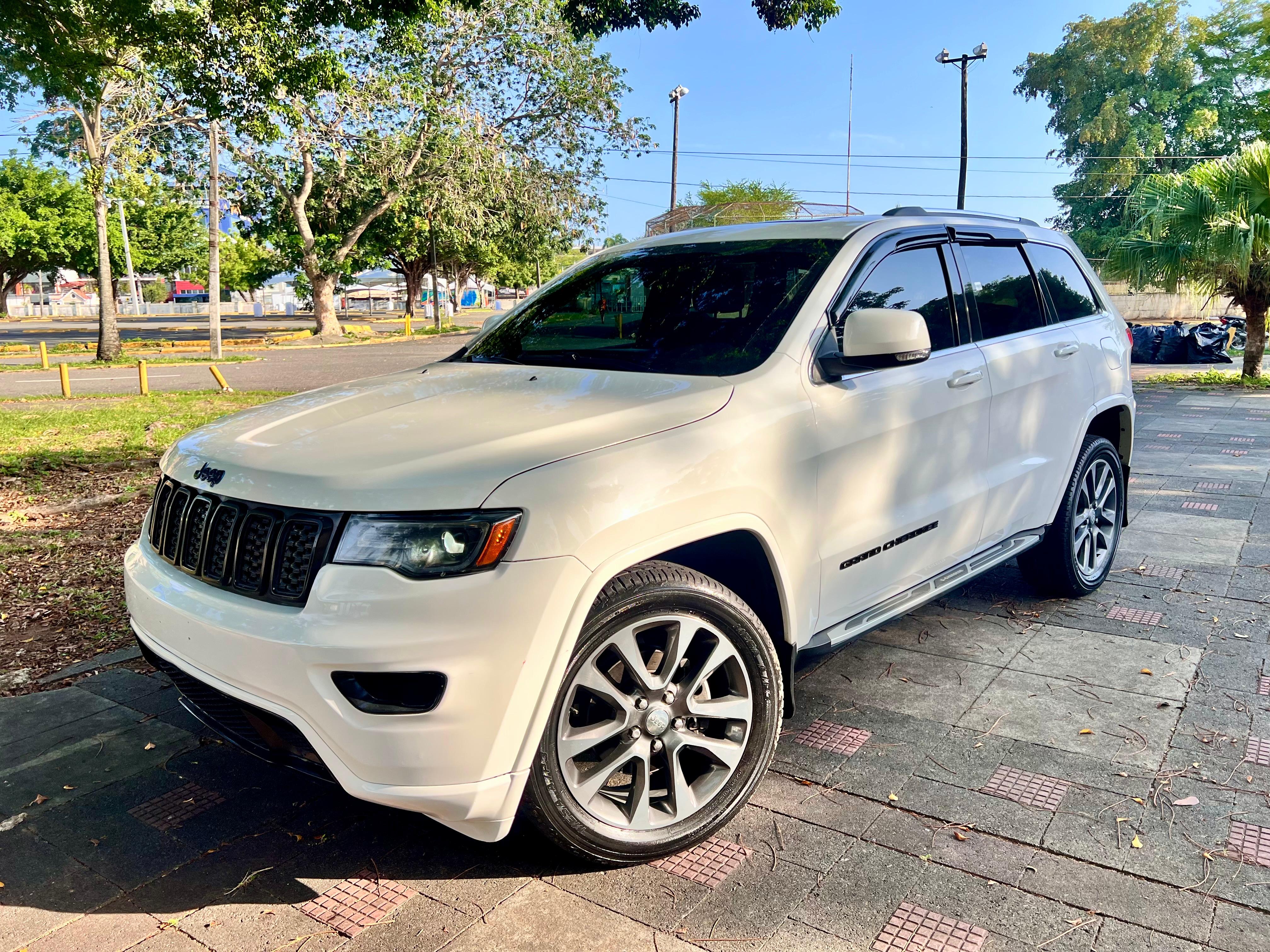 jeepetas y camionetas - Grand Cherokee Limited 4 x 4 , 2018, única dueña. 7