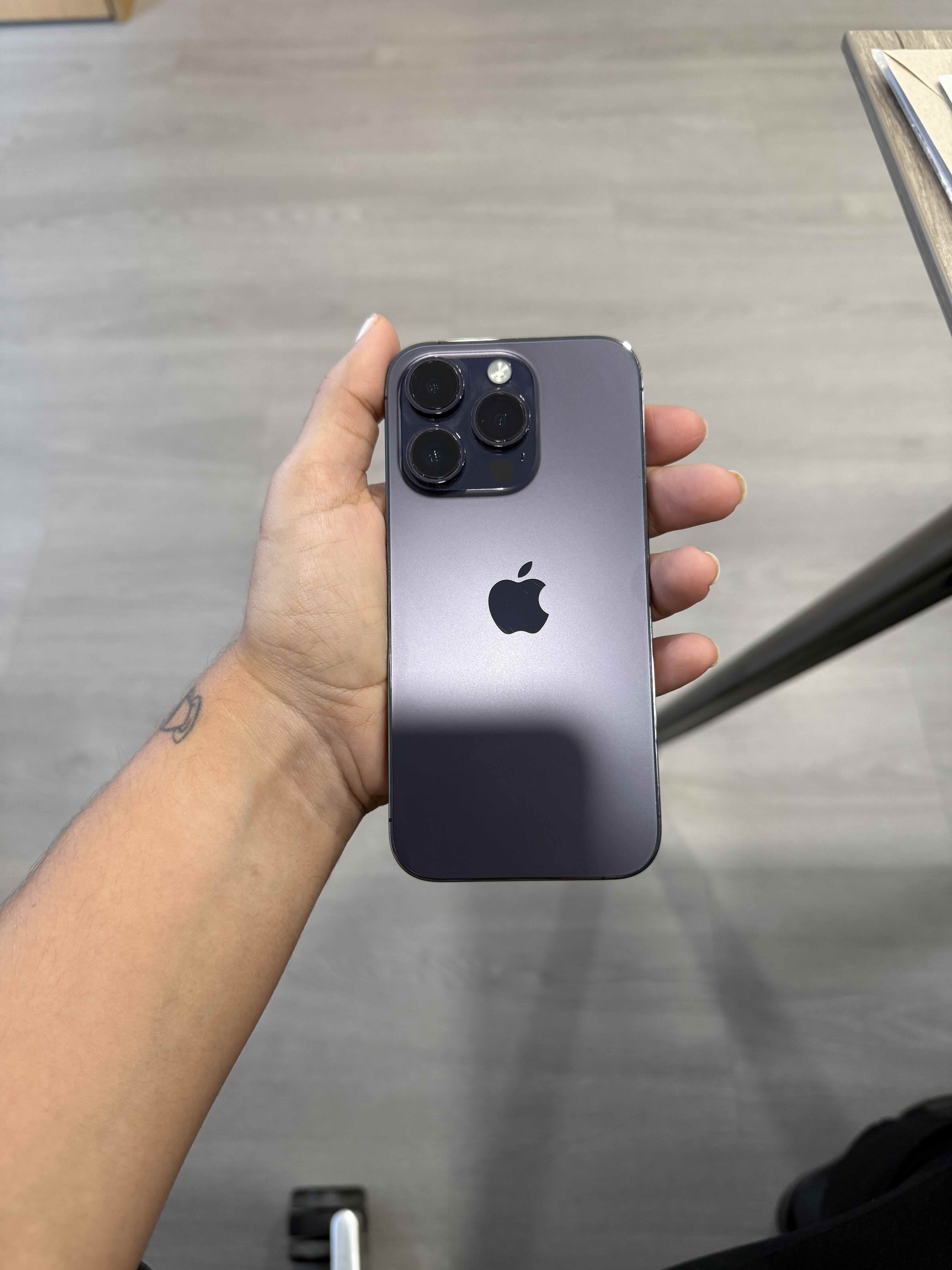 celulares y tabletas - Vendo de oportunidad Iphone 14 pro morador de 512 0