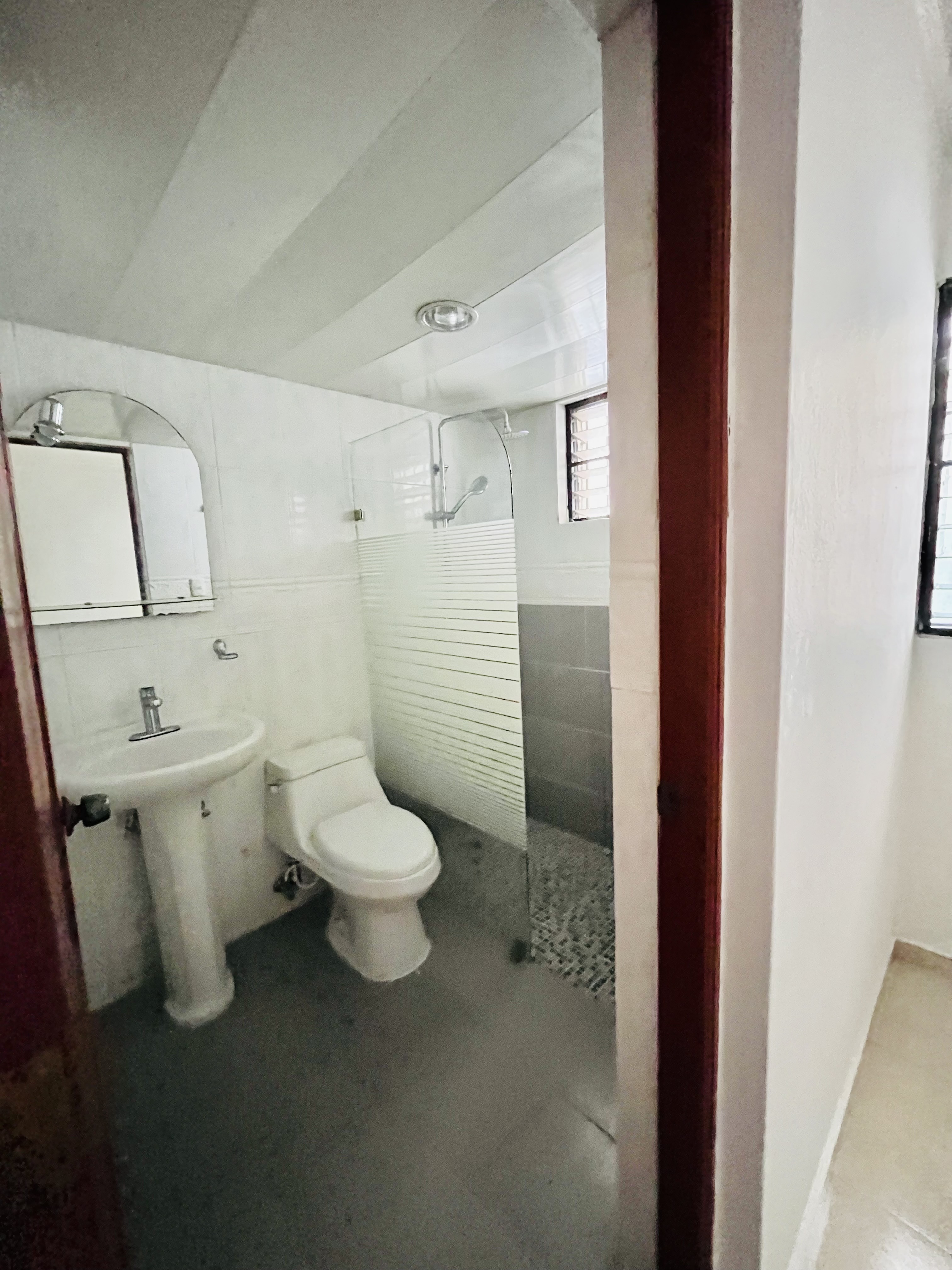 apartamentos - Alquilo Penthouse clásico sin ascensor en Evaristo Morales, zona céntrica. 5