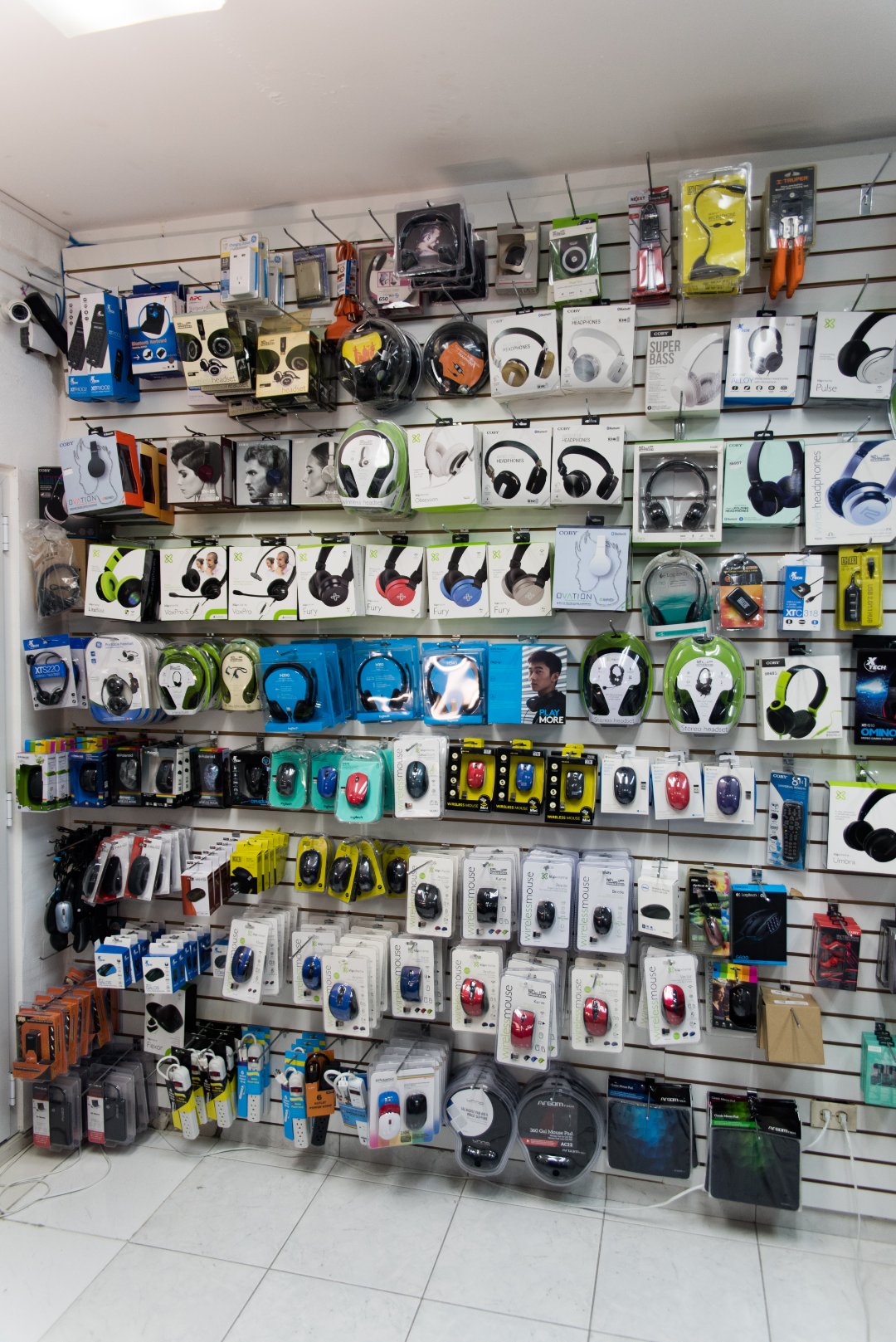 computadoras y laptops - EN ACCESORIOS DE COMPUADORAS TENEMOS LA MAS GRANDE VARIEDAD EN EL PAIS VISITENOS 1