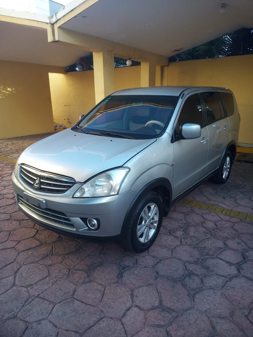 jeepetas y camionetas - Vendo Jeepeta Mitsubishi 2011 0