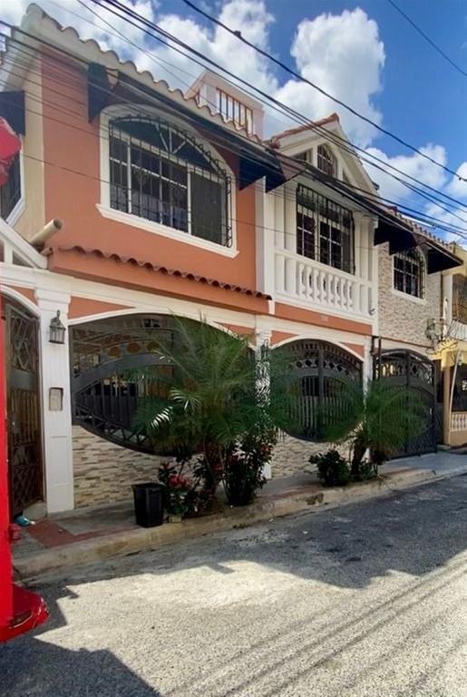 casas - De oportunidad casa de 2 niveles en residencial amelia 8