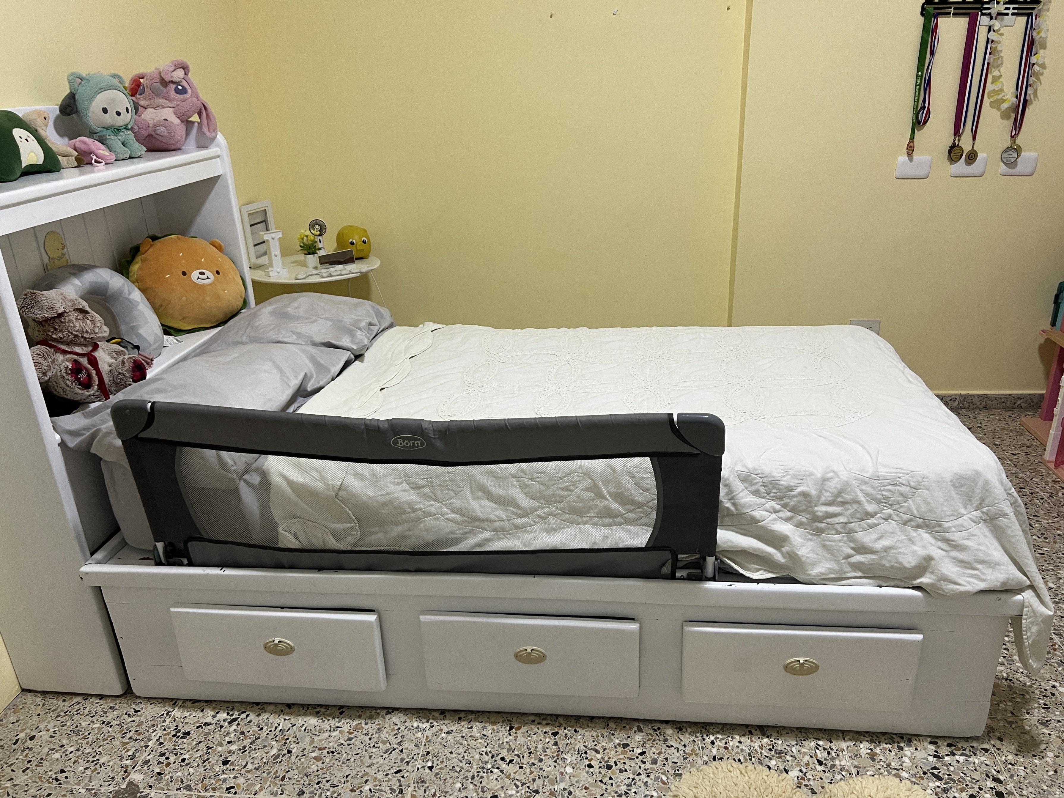 muebles y colchones - Cama Twin con colchón nuevo  1
