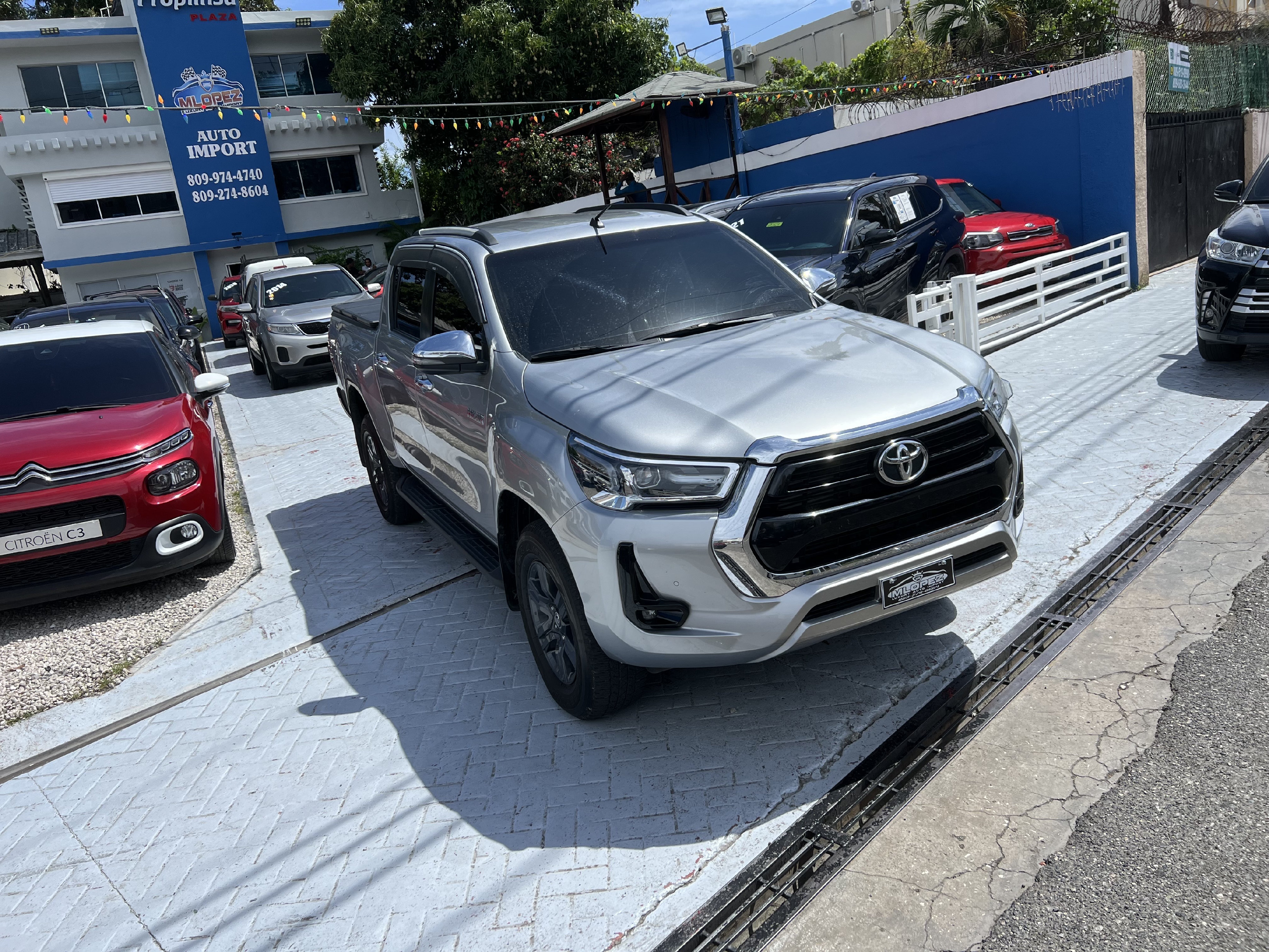 jeepetas y camionetas - Toyota Hilux SVR 2023 4x4 0