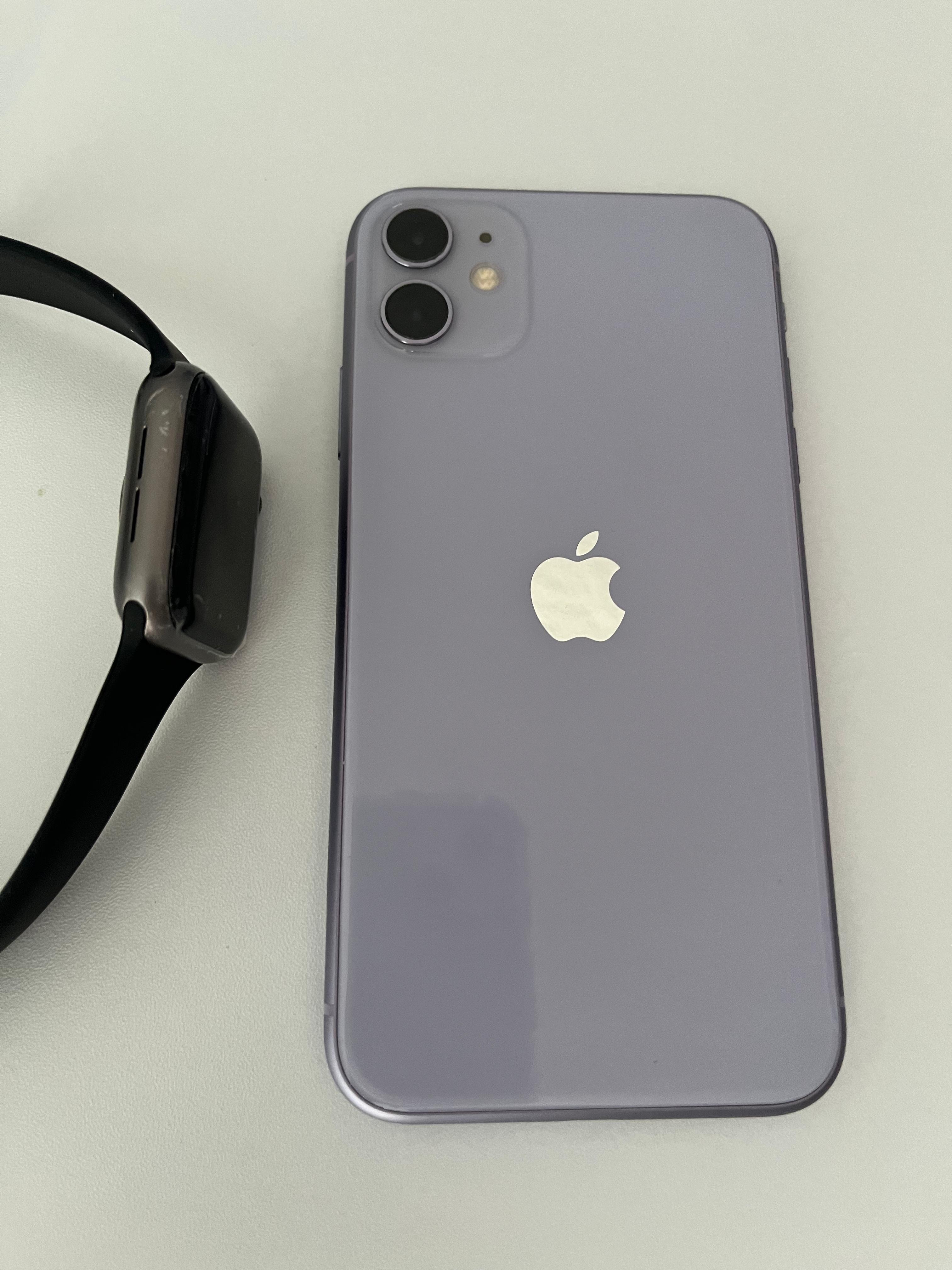 celulares y tabletas - DE OPORTUNIDAD Combo de iphone 11 64GB (Como Nuevo)+Apple Watch Serie 5 (Usado) 1