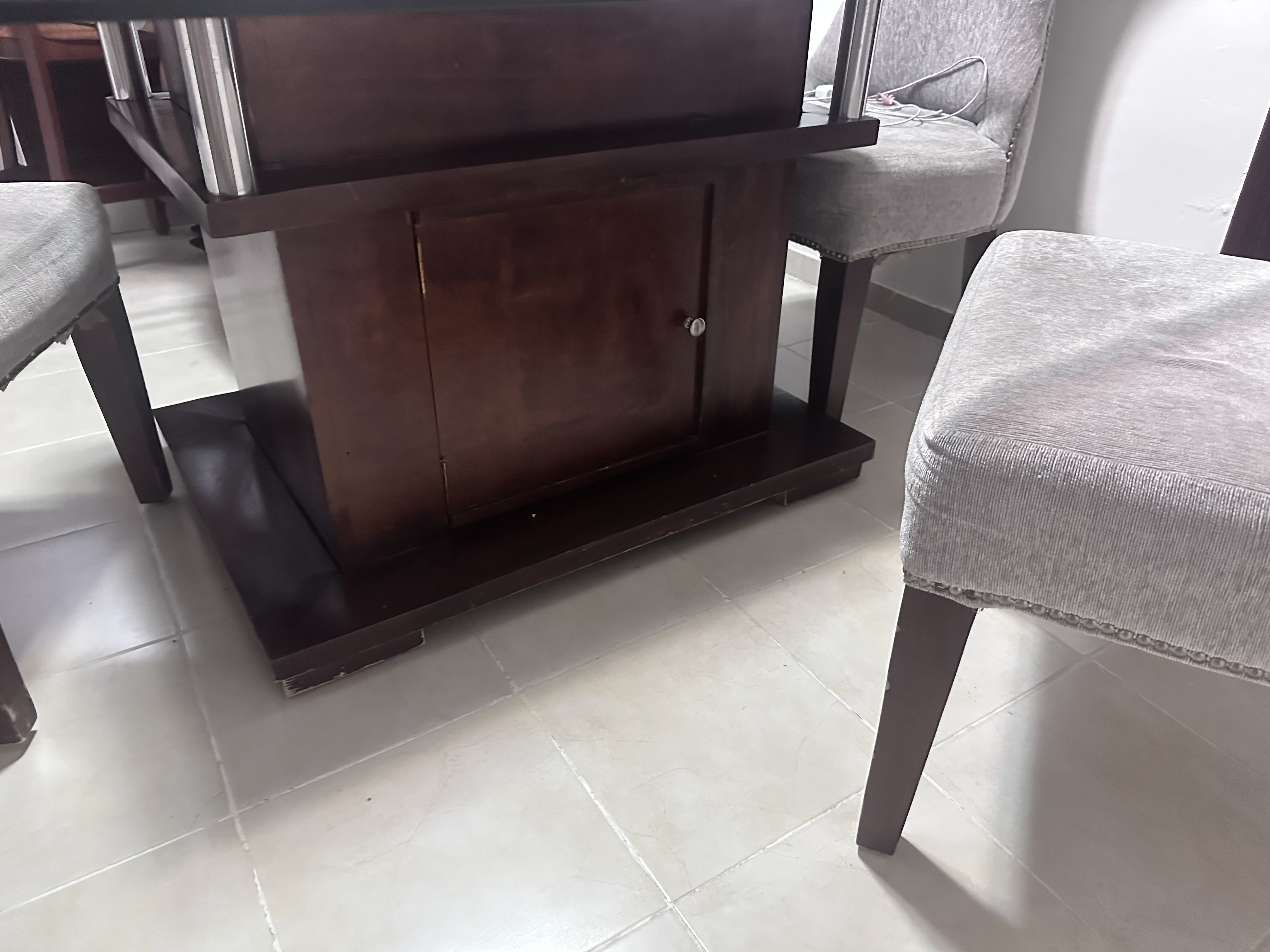 muebles y colchones - comedor de 4 Sillas grandes.  3