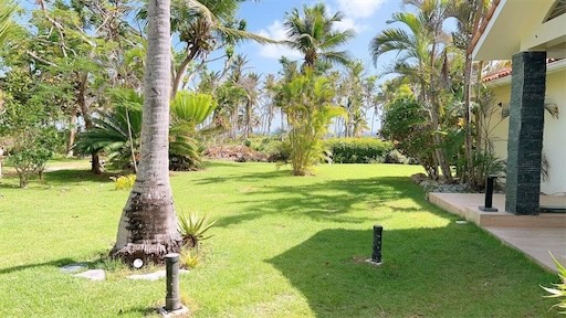 casas vacacionales y villas - Venta de Villa amueblada en Samana con 4,032mts frente al mar,piscina con jacuzz 1