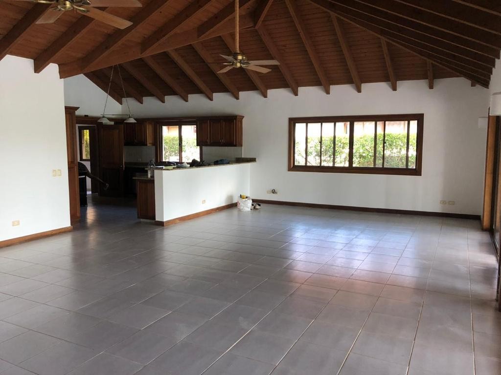 casas vacacionales y villas - Hermosa Villa de 4 Habitaciones en Golf Cottage, La Romana  2