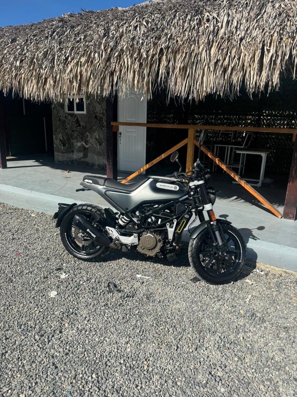 motores y pasolas - Husqvarna svartpilen 250cc 2021 2