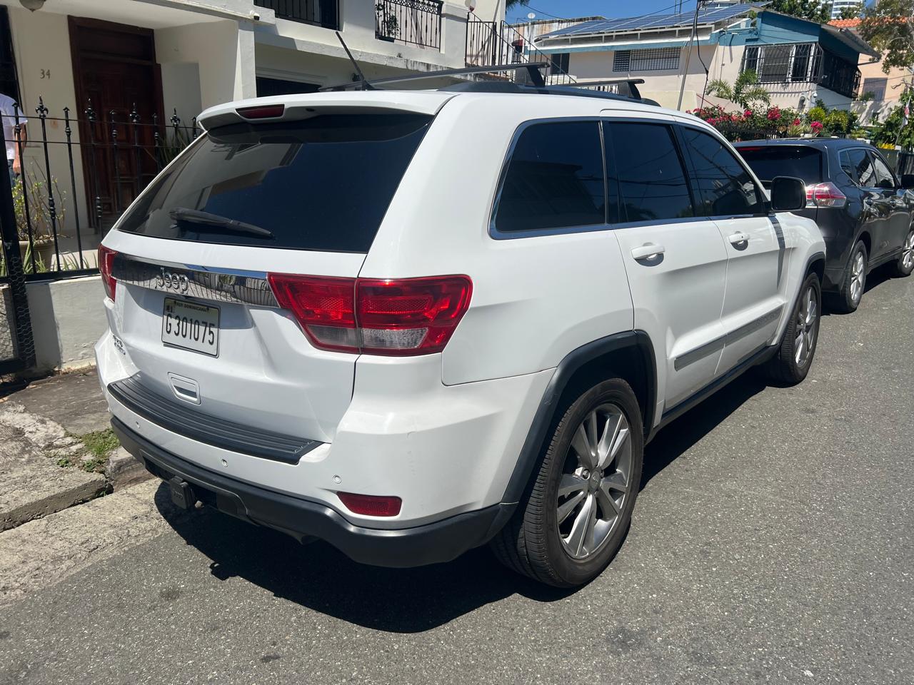 jeepetas y camionetas - Jeep Cherokee 2013 4x4 full lether 3