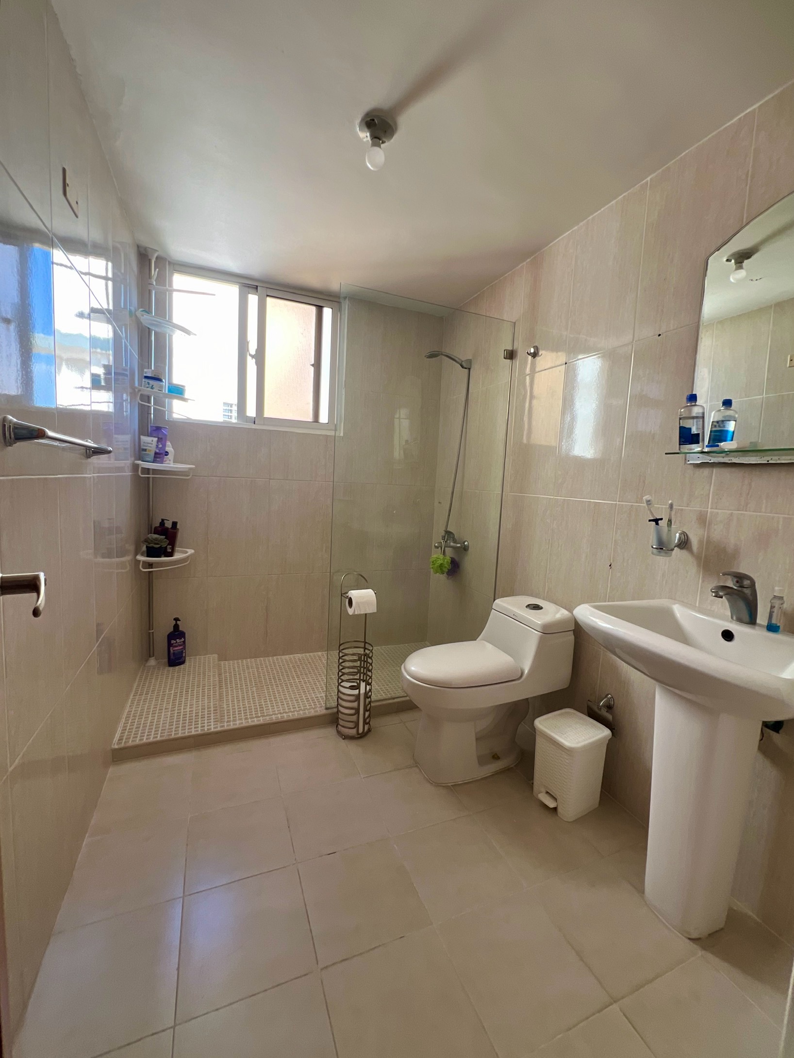 apartamentos - Venta de apartamento en la Urbanización Fernández. 4
