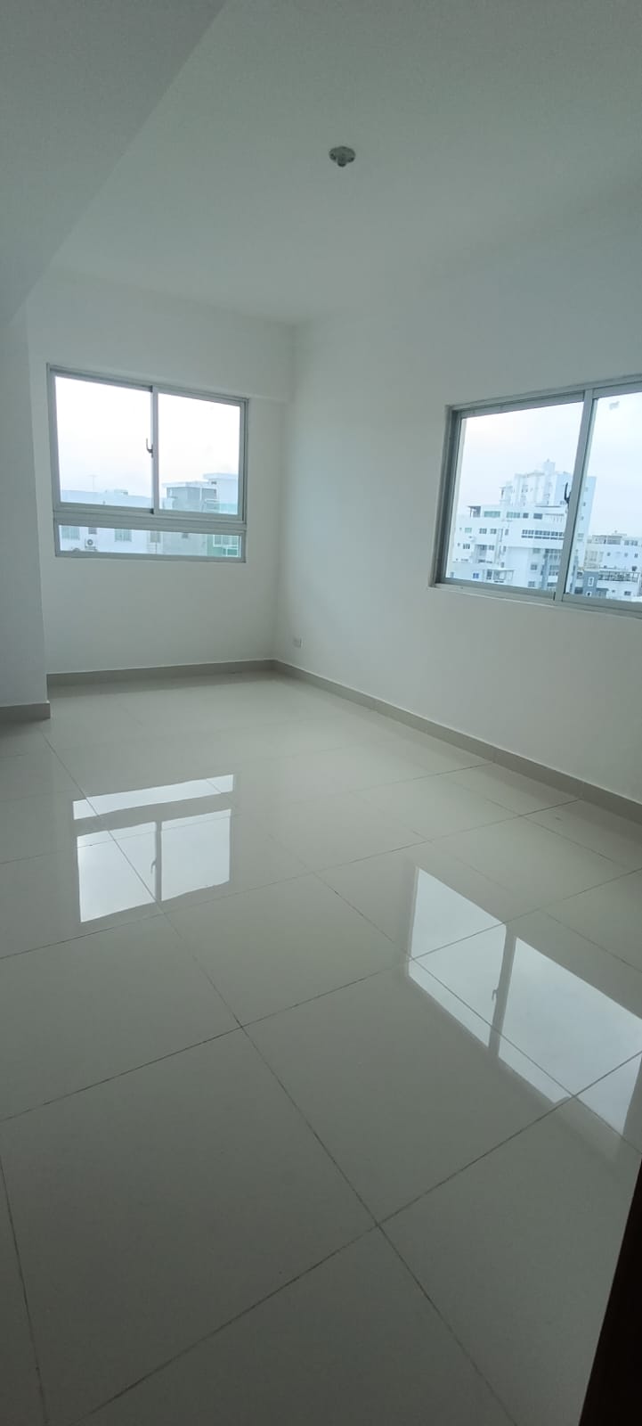 apartamentos - Renacimiento Apartamento en piso alto 2hab 1