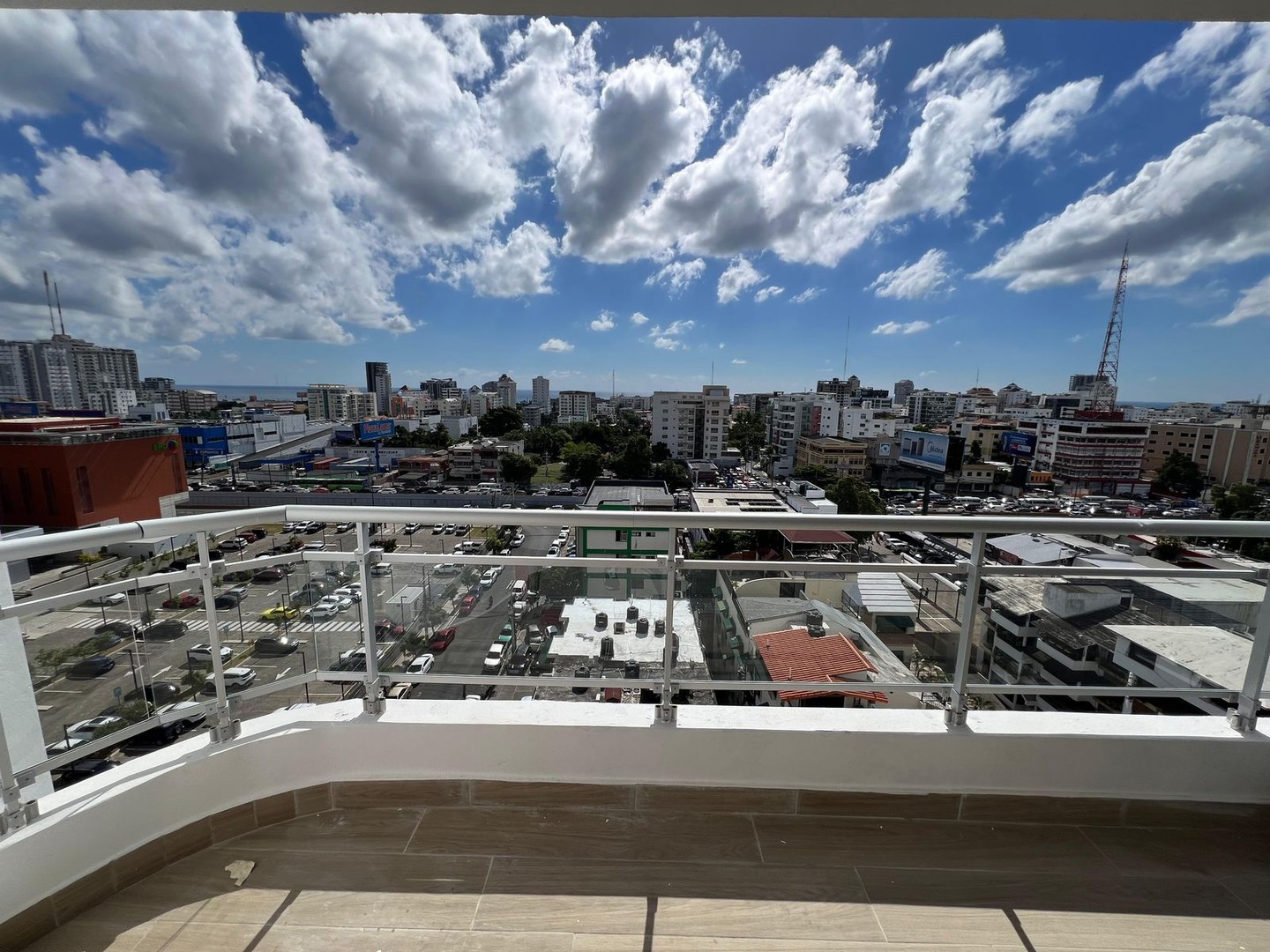 apartamentos - Apartamento nuevo en El Evaristo Morales Con Linea Blanca Disponible  3