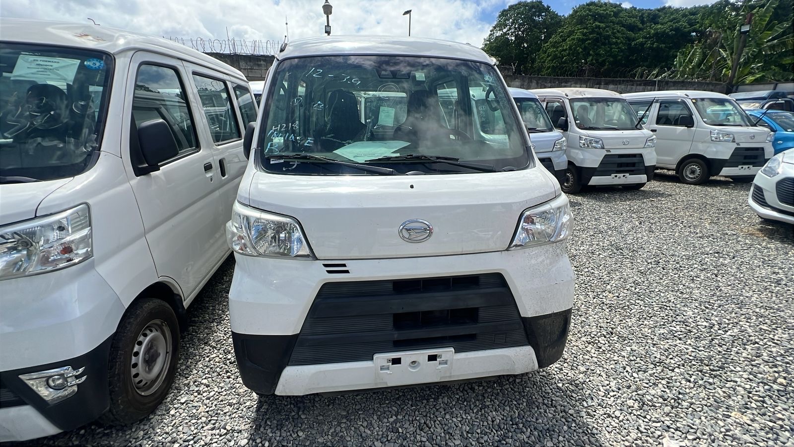 carros - precio negociable 
150,000 es inicial 
Aprovecha la oferta  0