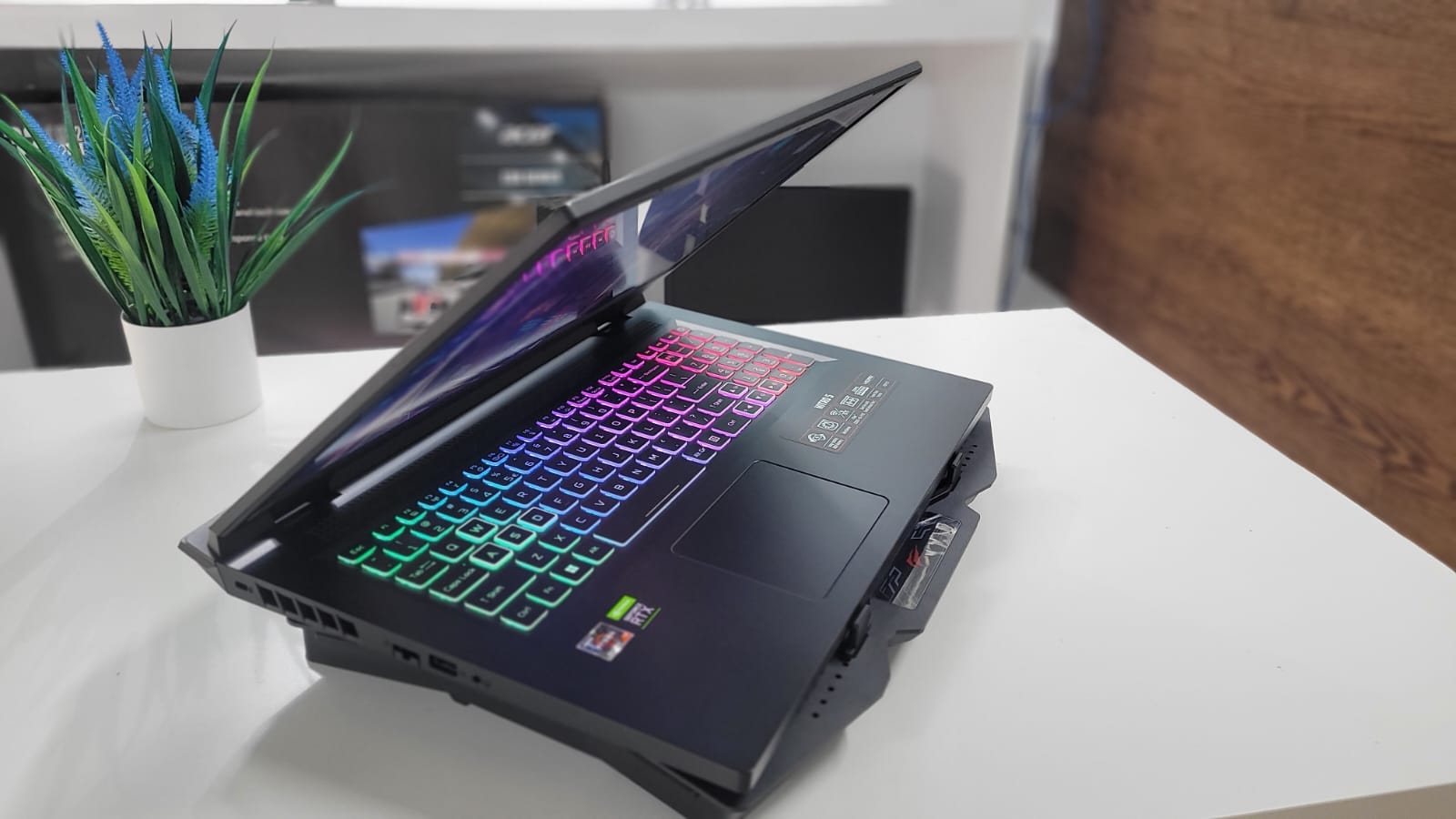 computadoras y laptops - Laptop GAMING ACER NITRO 17 RYZEN 7 + 3060 17 PLG 2