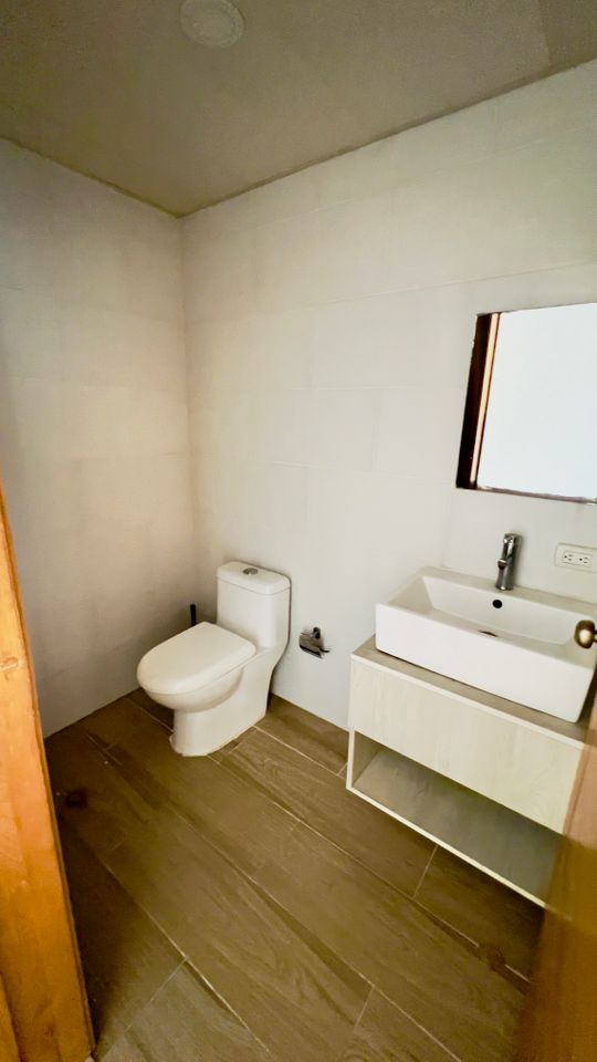 apartamentos - Alquilo apartamento en Los Prados  2