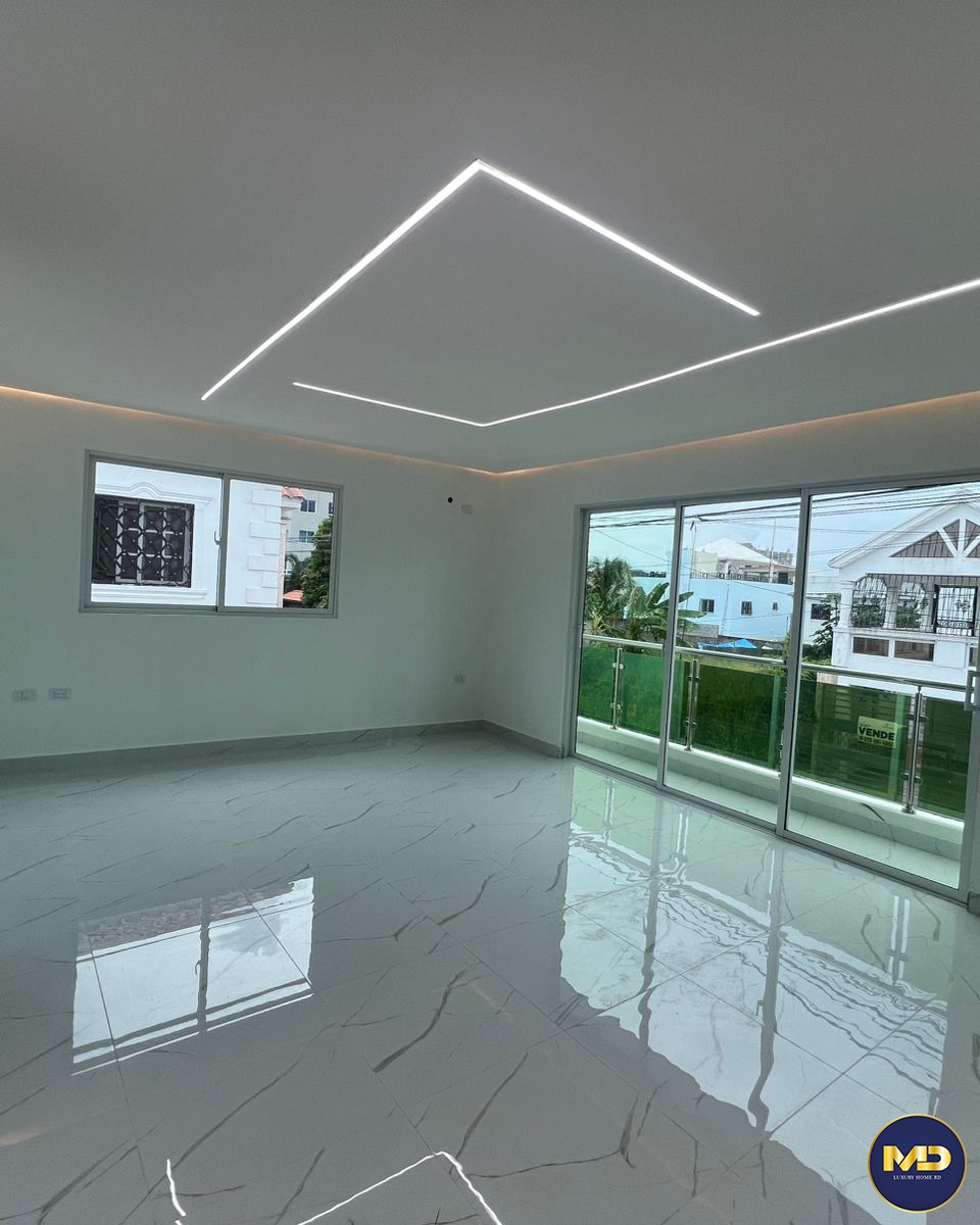 casas - Se Vende Casa de lujo con piscina ubicada en Prado Oriental, Aut. de San Isidro 5