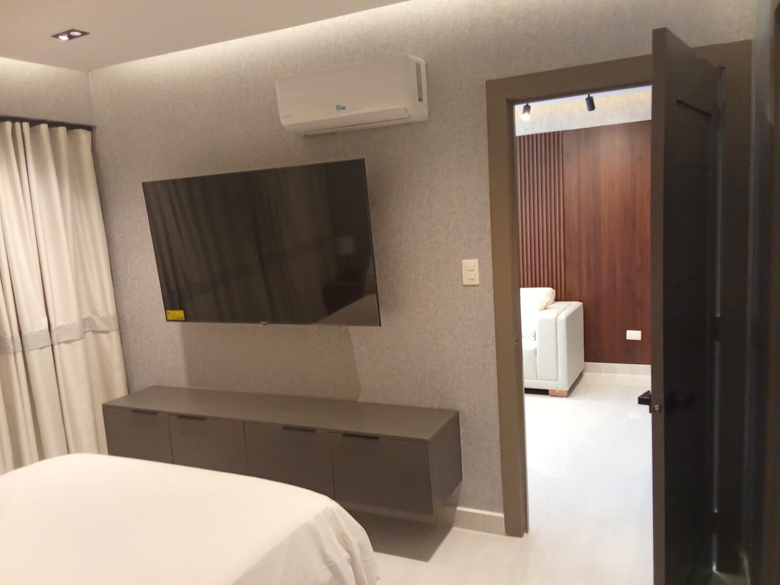 apartamentos - Alquilo Apto. Amueblado, Nueva Torre en Bella Vista.
 8