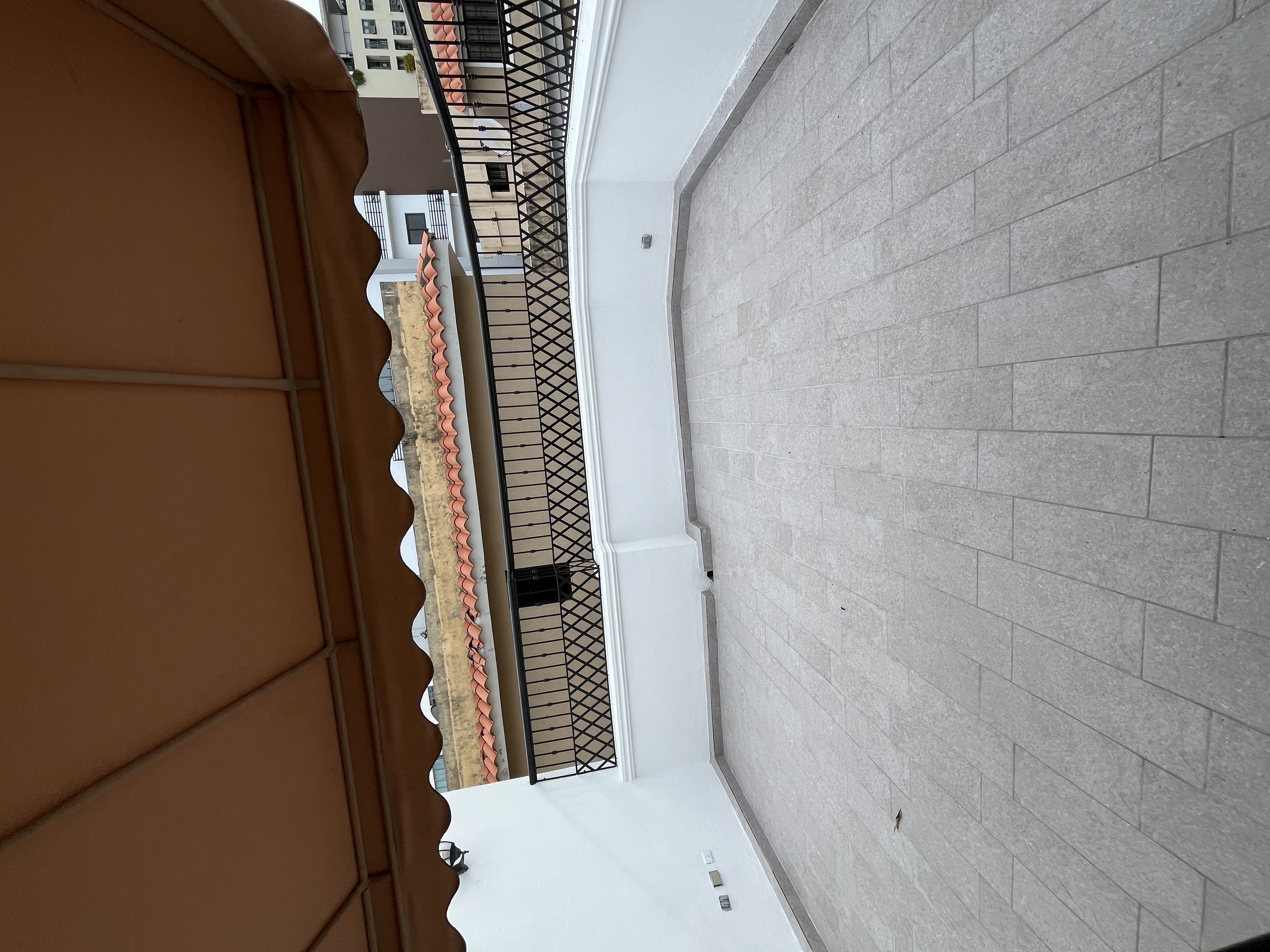 apartamentos - Alquilo Penthouse clásico sin ascensor en Evaristo Morales, zona céntrica. 7
