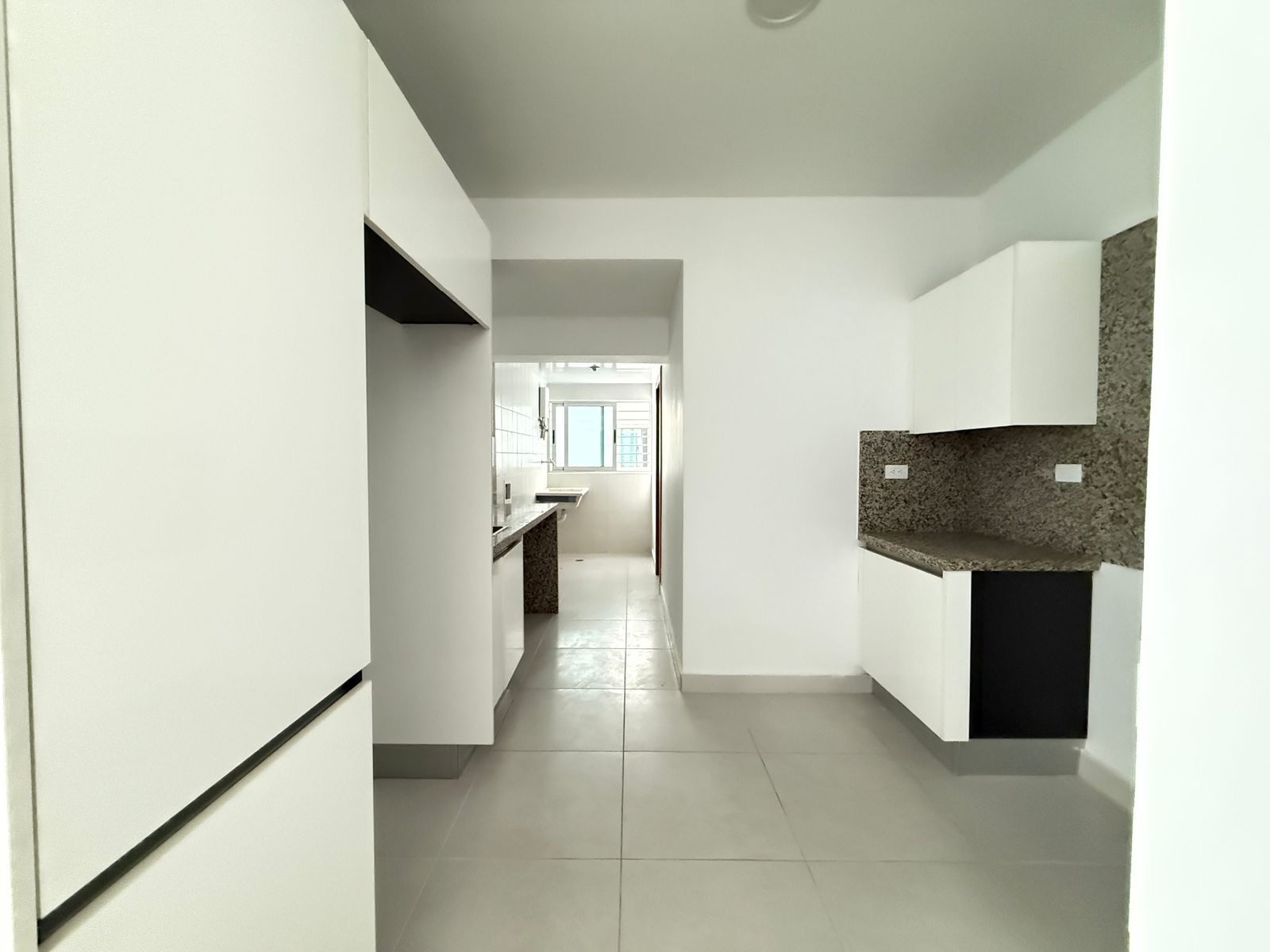 apartamentos - Apartamento  con terraza en Evaristo Morales 1