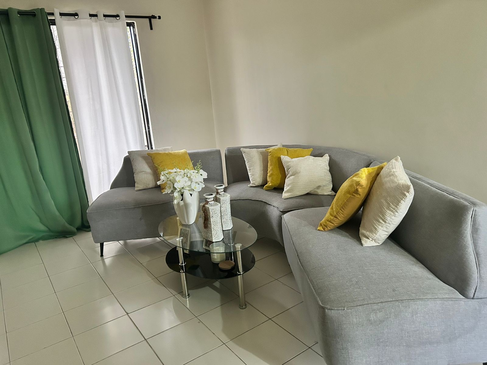 muebles y colchones - Sofá grande 18,000 negociable  0