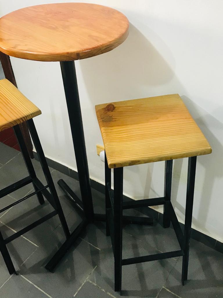 cocina - Juego mesa y banco para negocio (1 mesa + 2 banco) 0