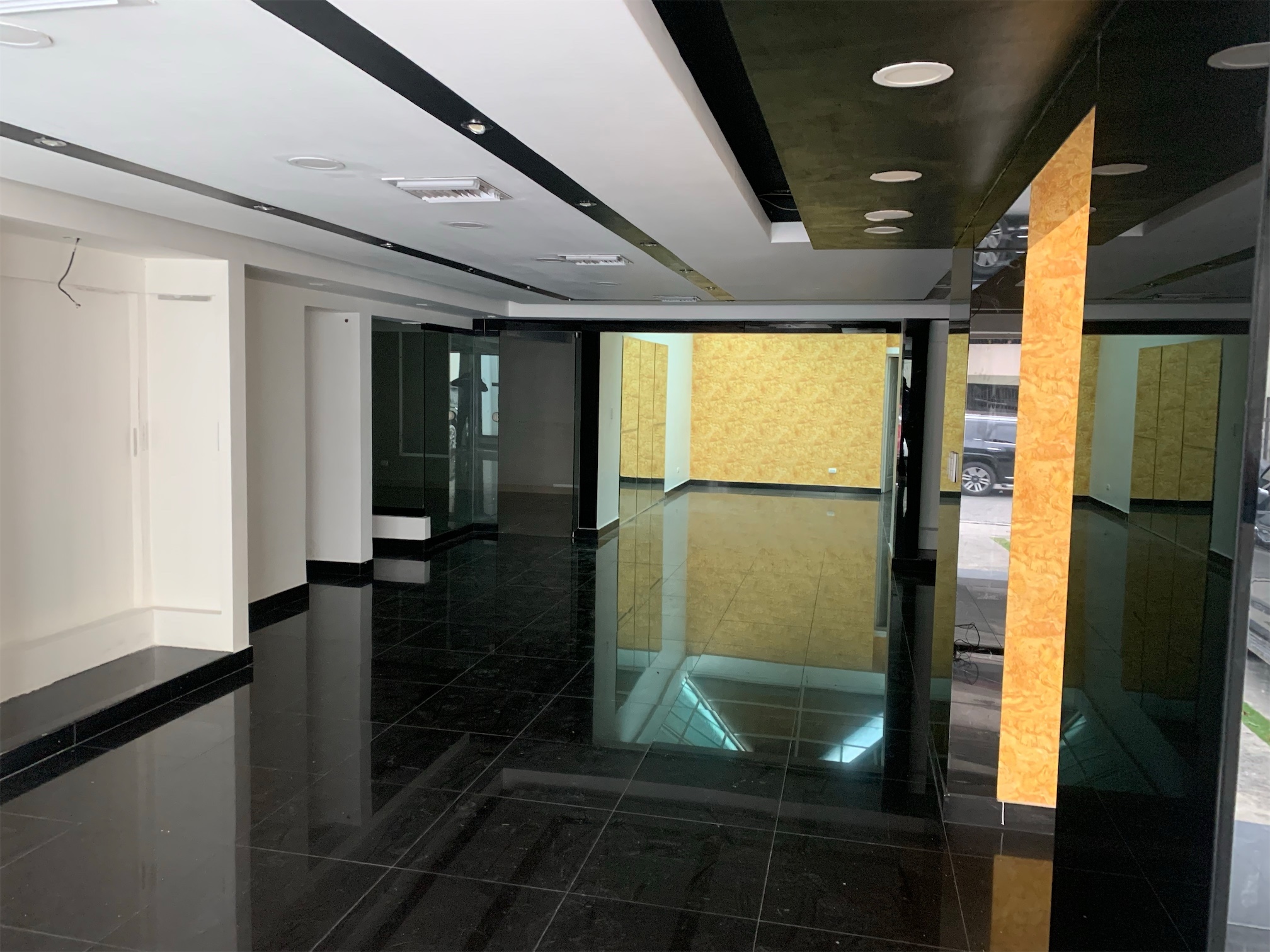 oficinas y locales comerciales - Local de oportunidad en Naco 7