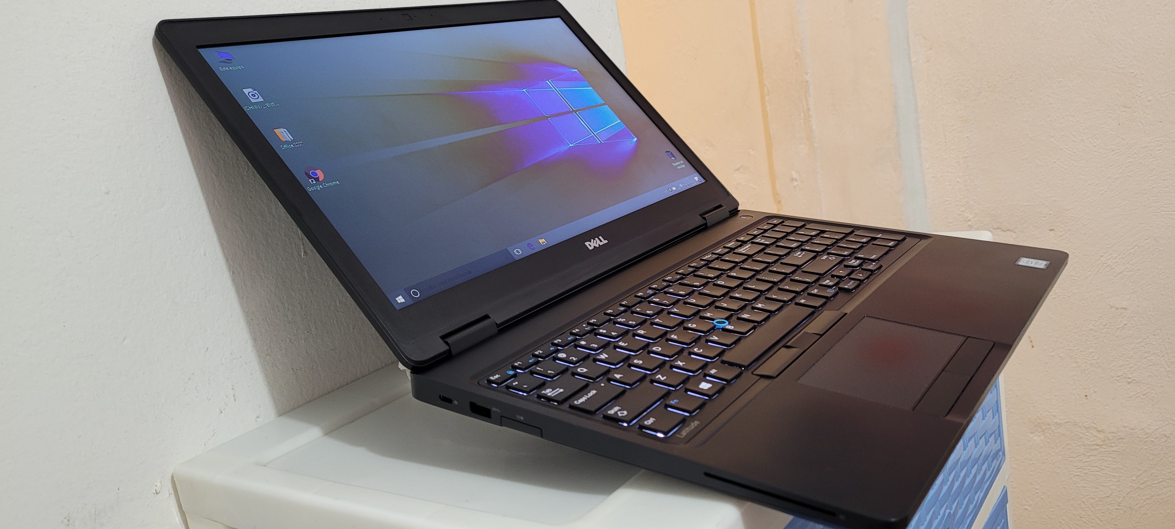 computadoras y laptops - Dell Gamer 17 Pulg Core i7 8va Gen Ram 16gb ddr4 Disco 256gb SSD Nvidea 2gb Dedi 1