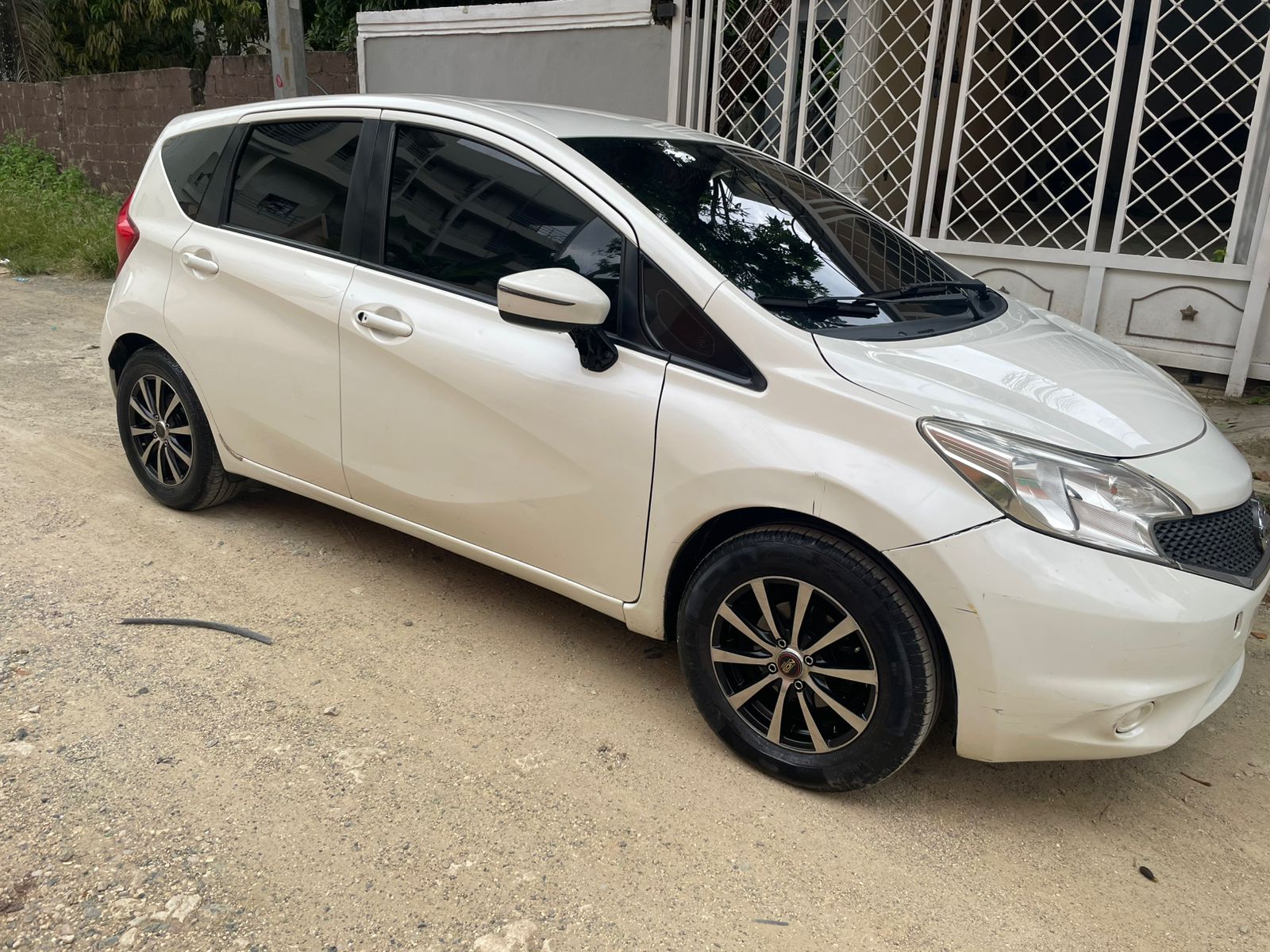 carros - Nissan Note 2015  2