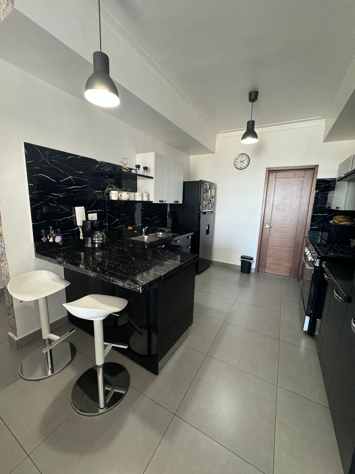 apartamentos - Venta de Apartamento en Serralles piso alto  6