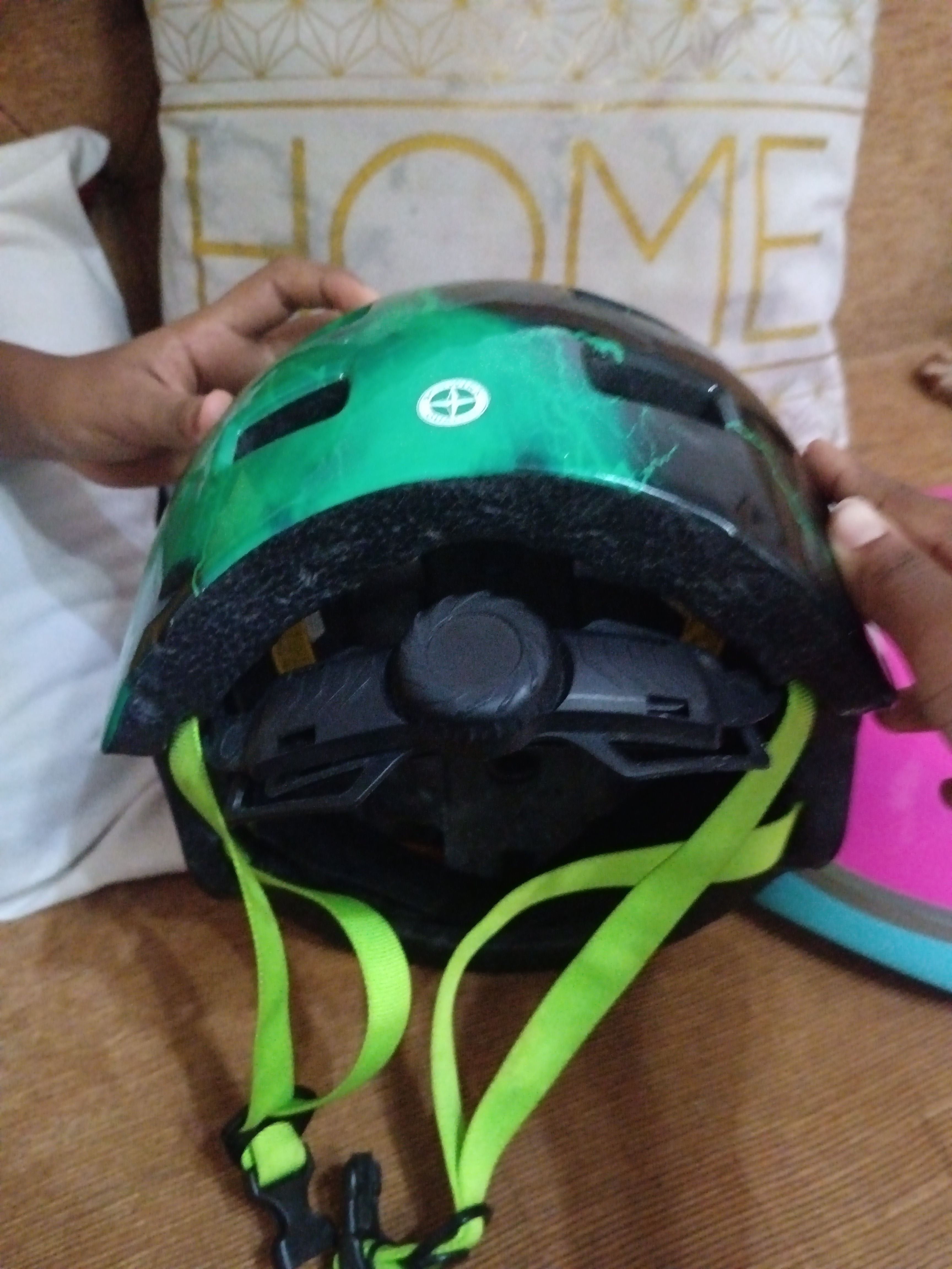 bicicletas y accesorios - Cascos para bicicletas marca Cya y Chicago Skates 3