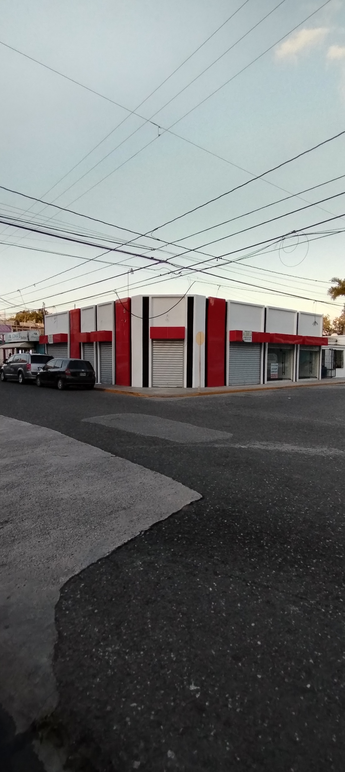 oficinas y locales comerciales - Local comercial centro La Romana solo 2 disponibles 0