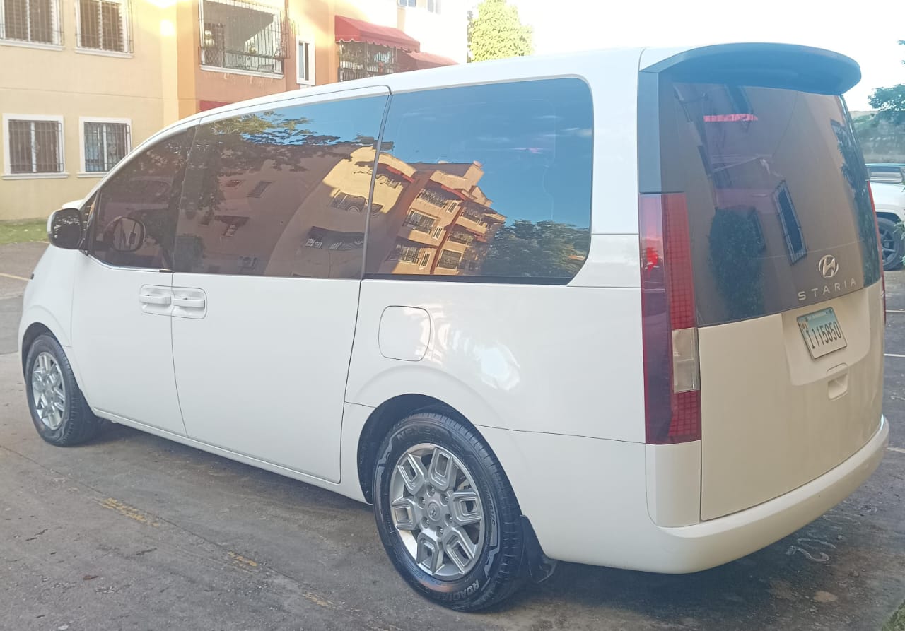 jeepetas y camionetas - Hyundai Staria 2024 
2,800.000.00 negociables  3